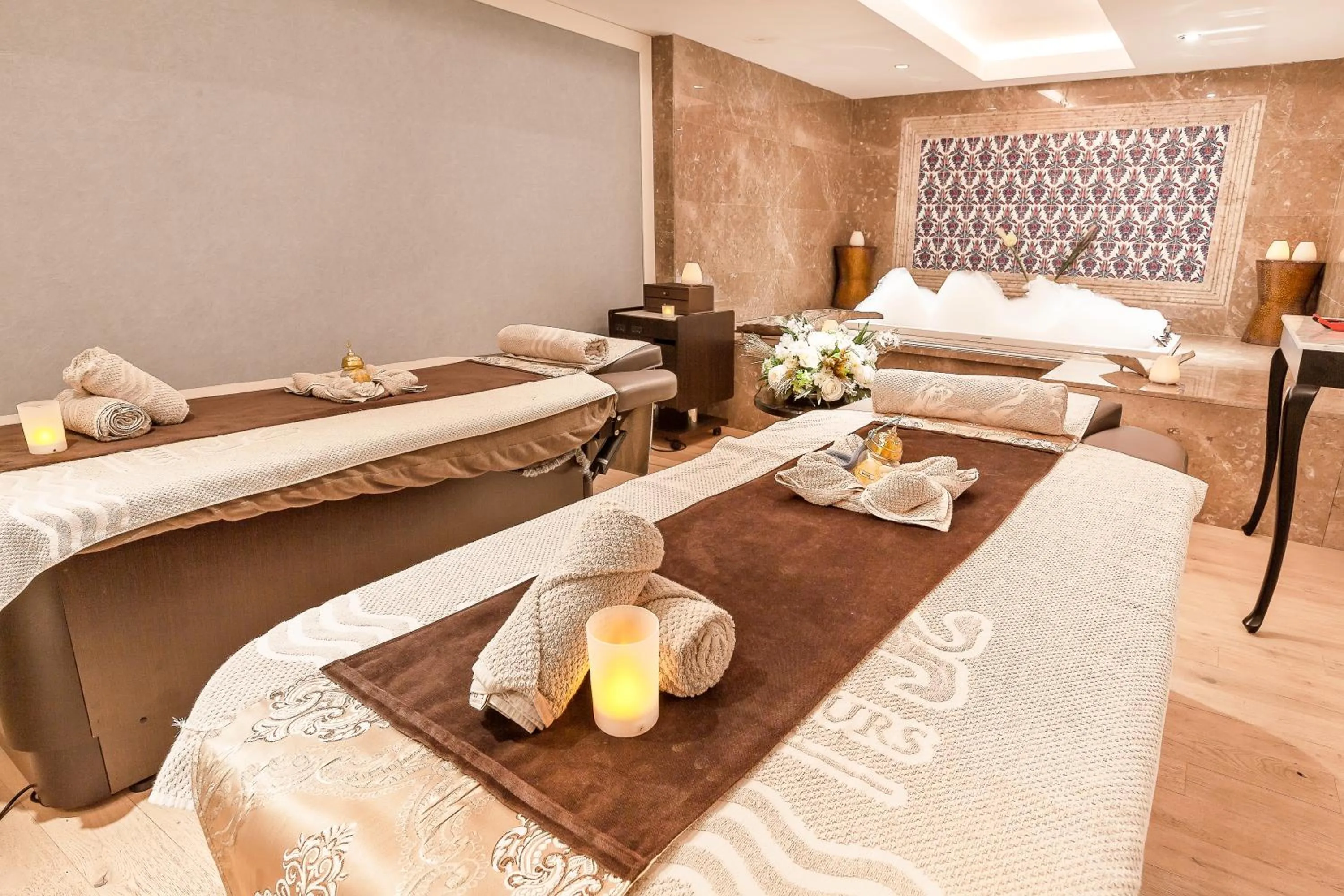Spa and wellness centre/facilities, Bed in Les Ambassadeurs Hotel Casino&Marina
