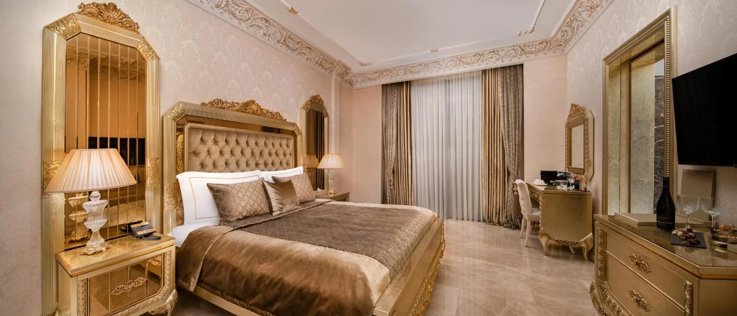 Massage, Bed in Les Ambassadeurs Hotel Casino&Marina