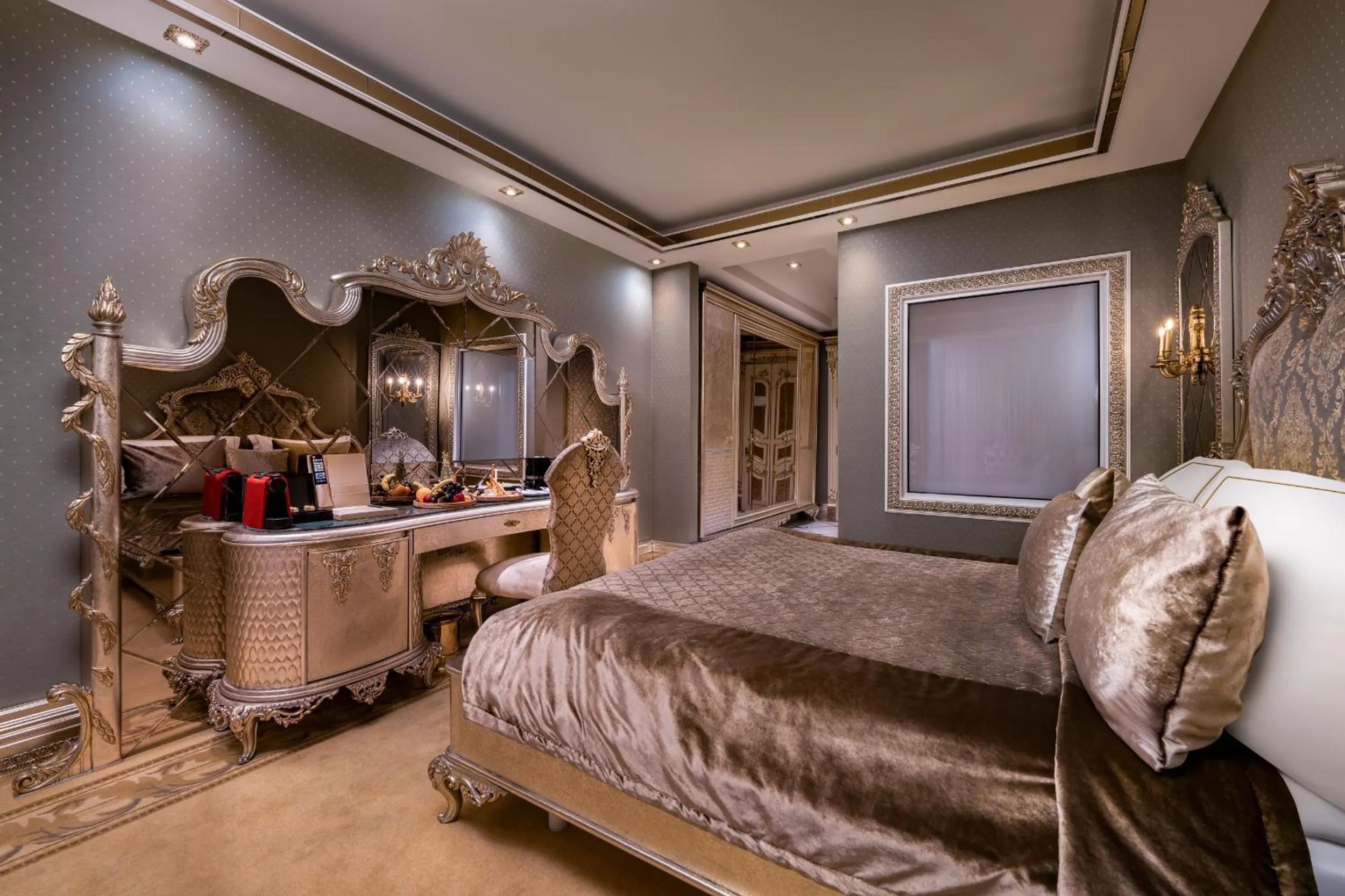 Photo of the whole room, Bed in Les Ambassadeurs Hotel Casino&Marina