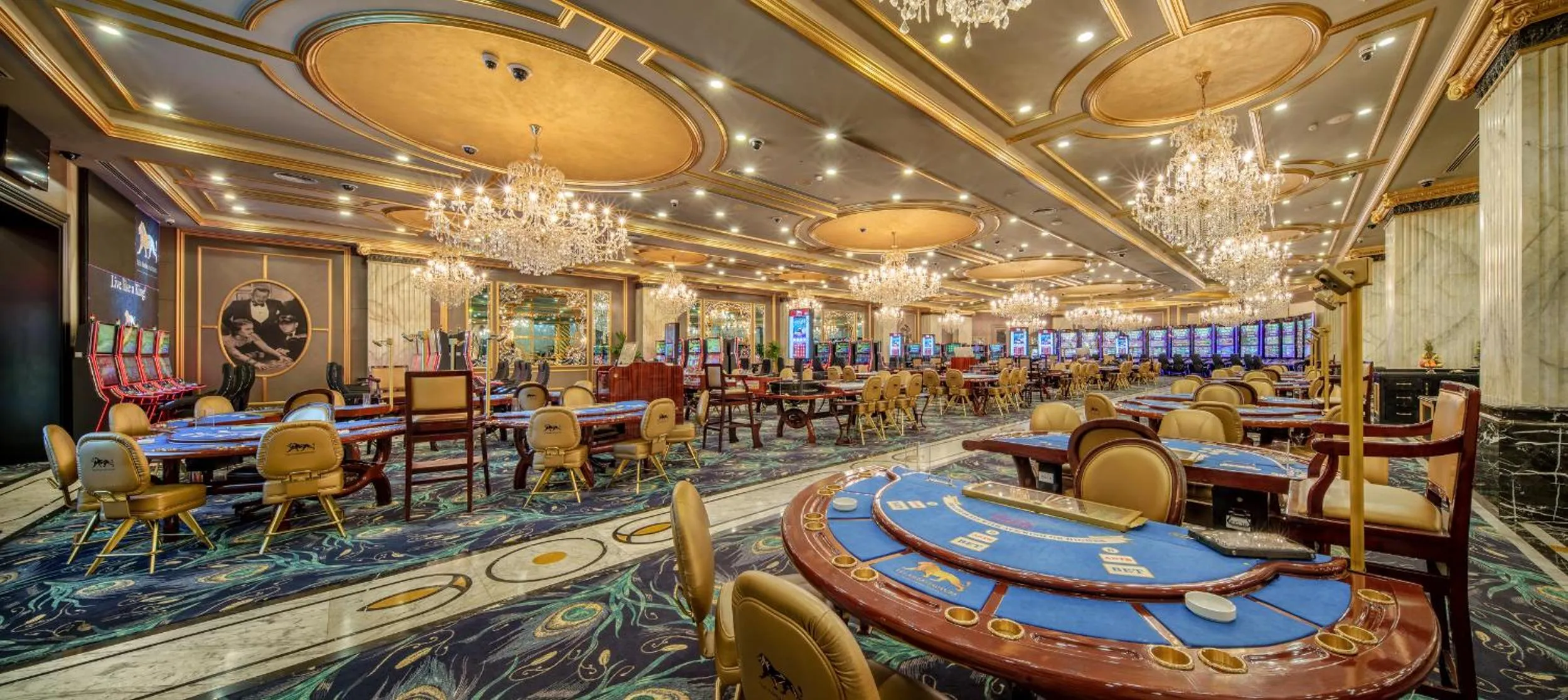 Casino in Les Ambassadeurs Hotel Casino&Marina