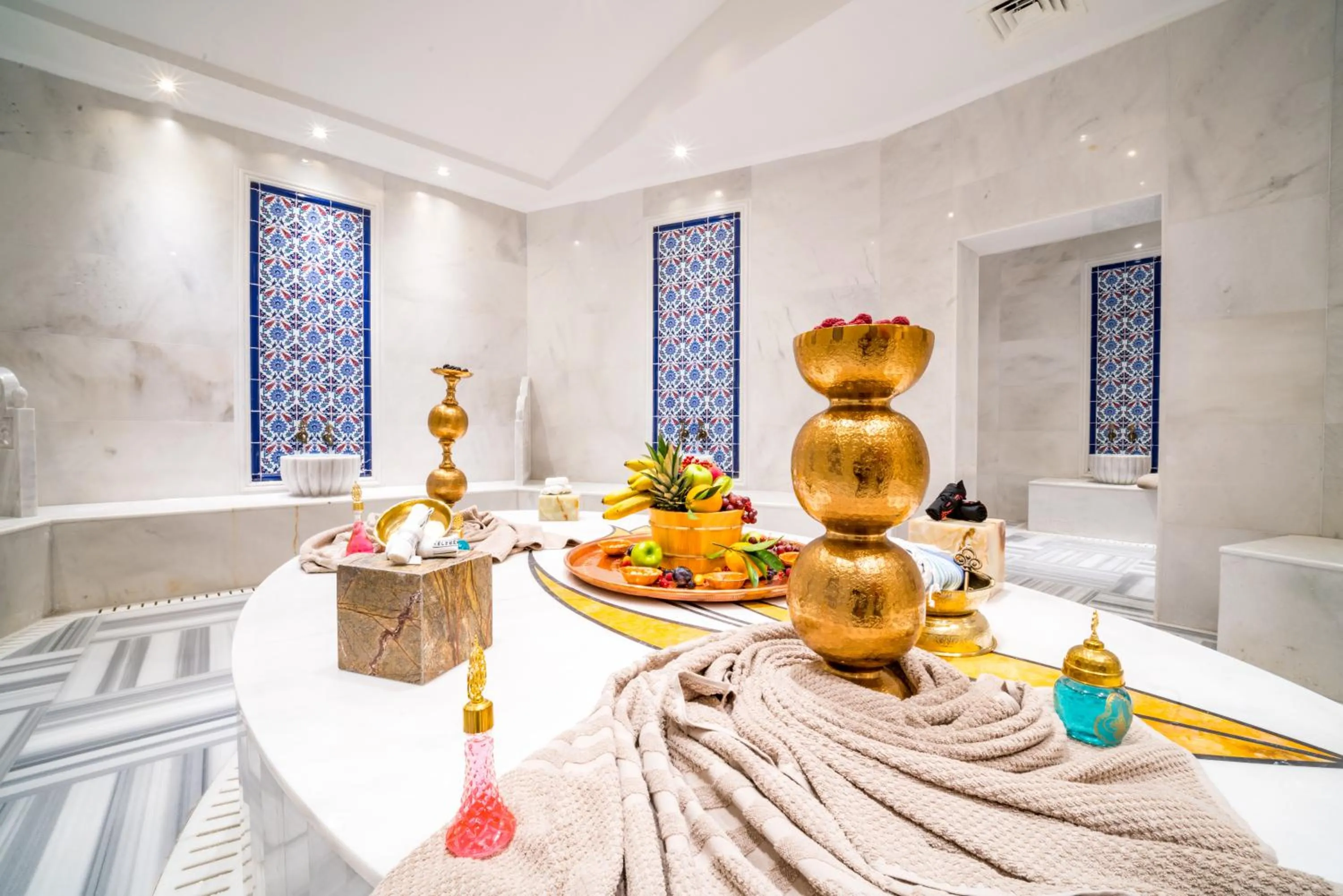 Public Bath in Les Ambassadeurs Hotel Casino&Marina