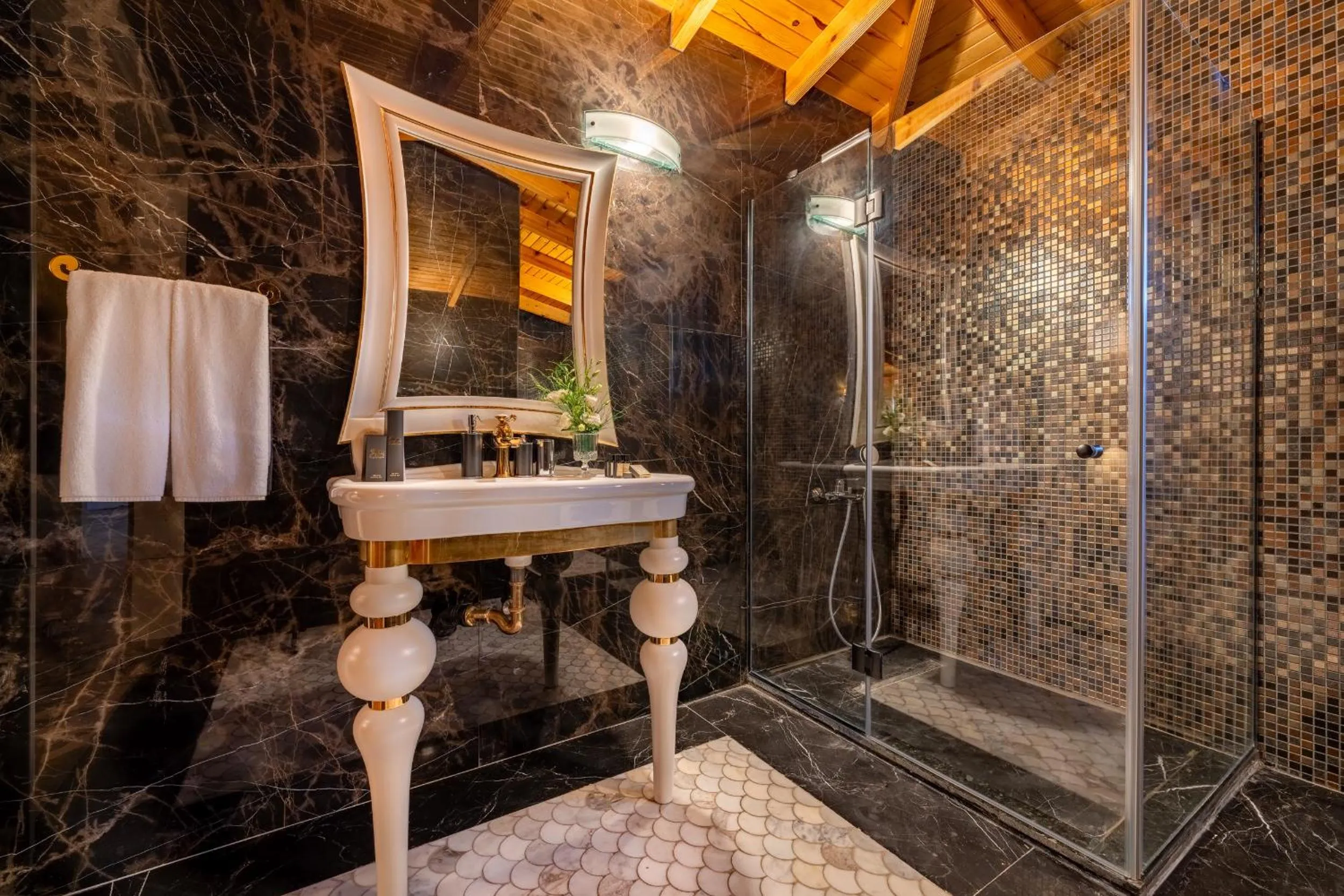 Massage in Les Ambassadeurs Hotel Casino&Marina