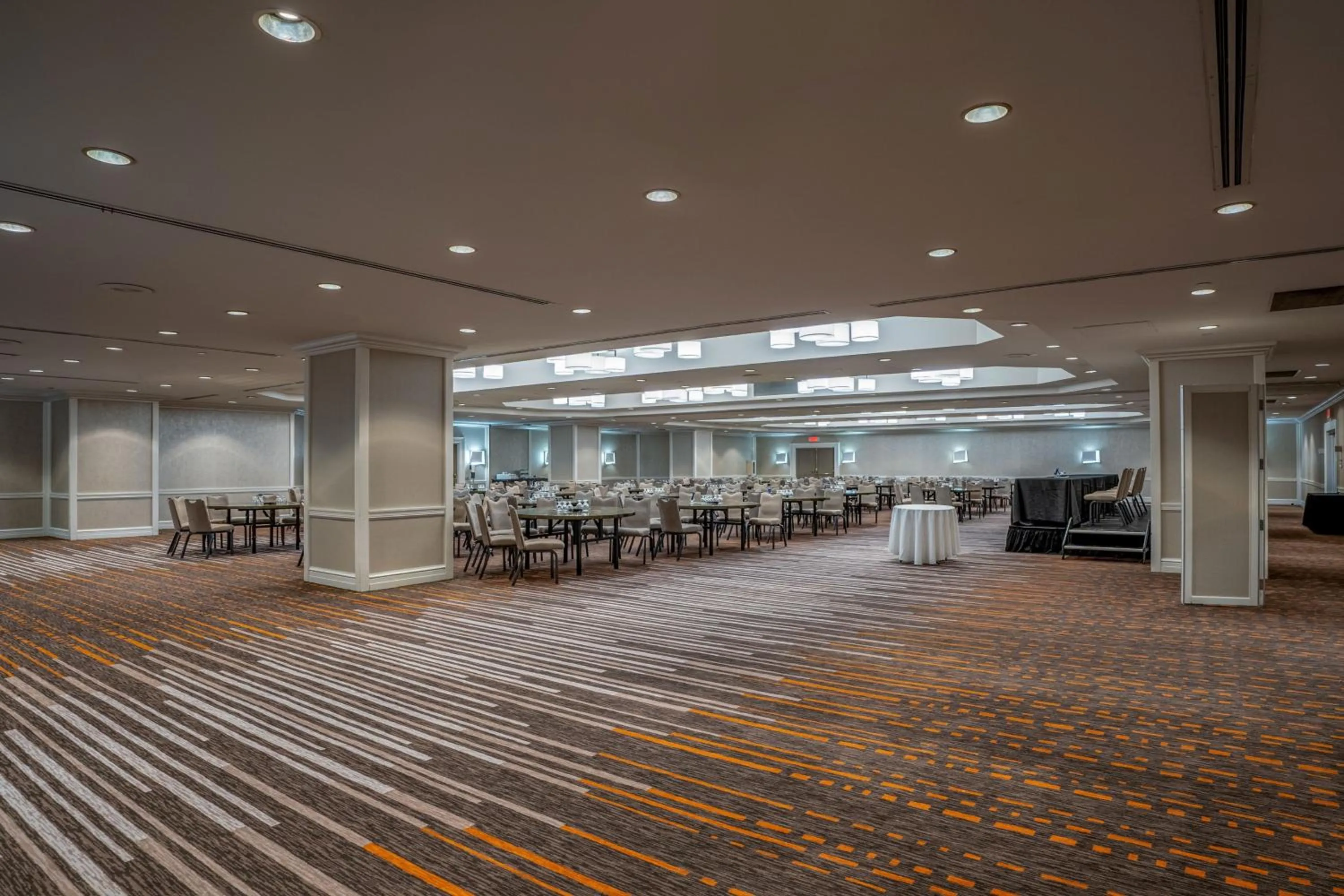 Meeting/conference room in Delta Hotels by Marriott Montreal