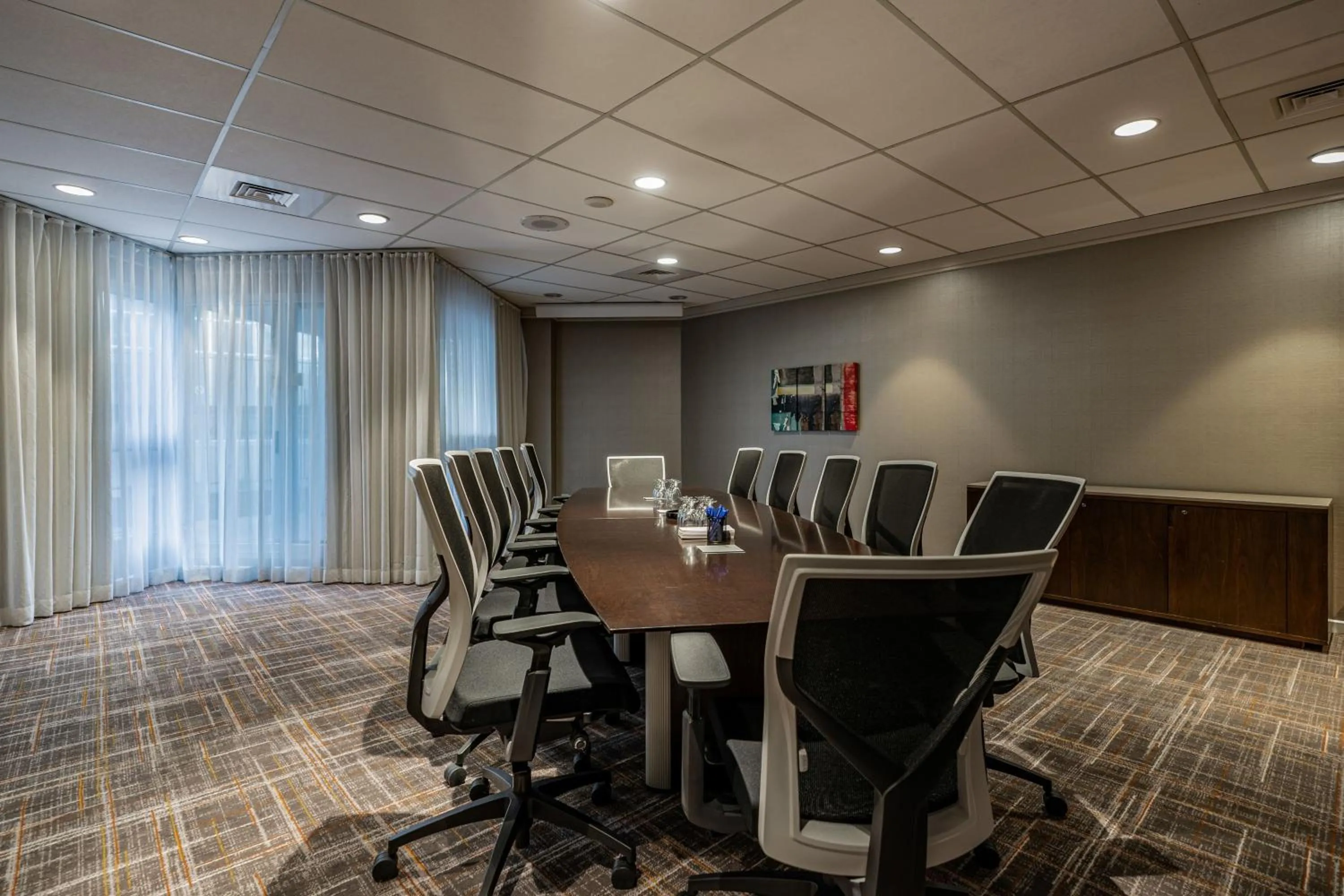 Meeting/conference room in Delta Hotels by Marriott Montreal