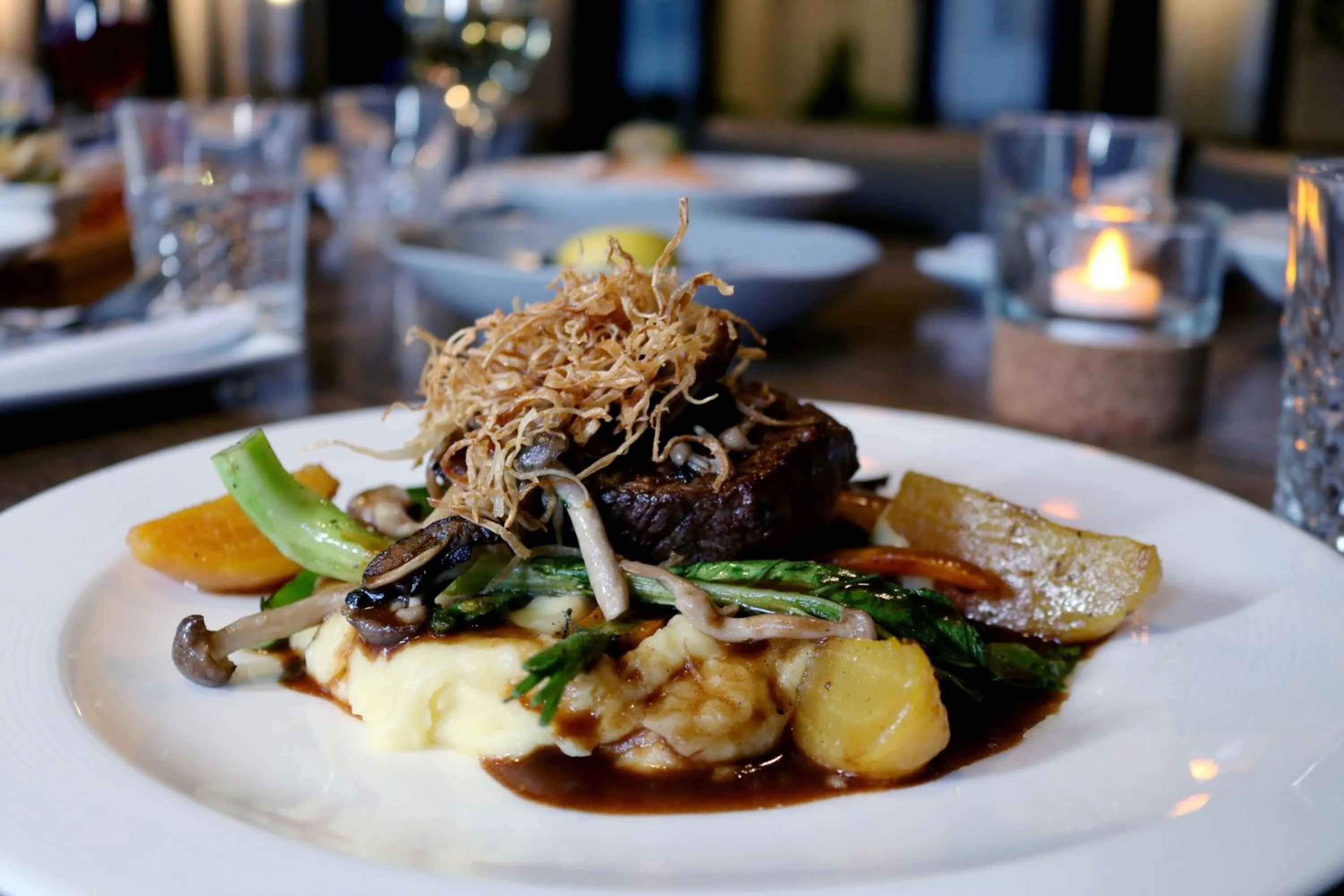 Restaurant/places to eat in Delta Hotels by Marriott Montreal