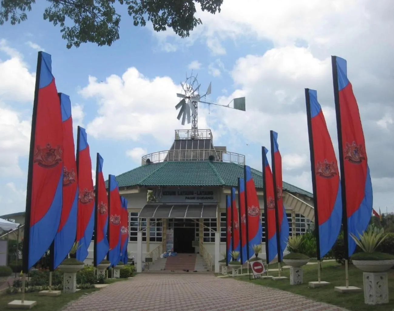 Nearby landmark in TS Hotel - Taman Rinting