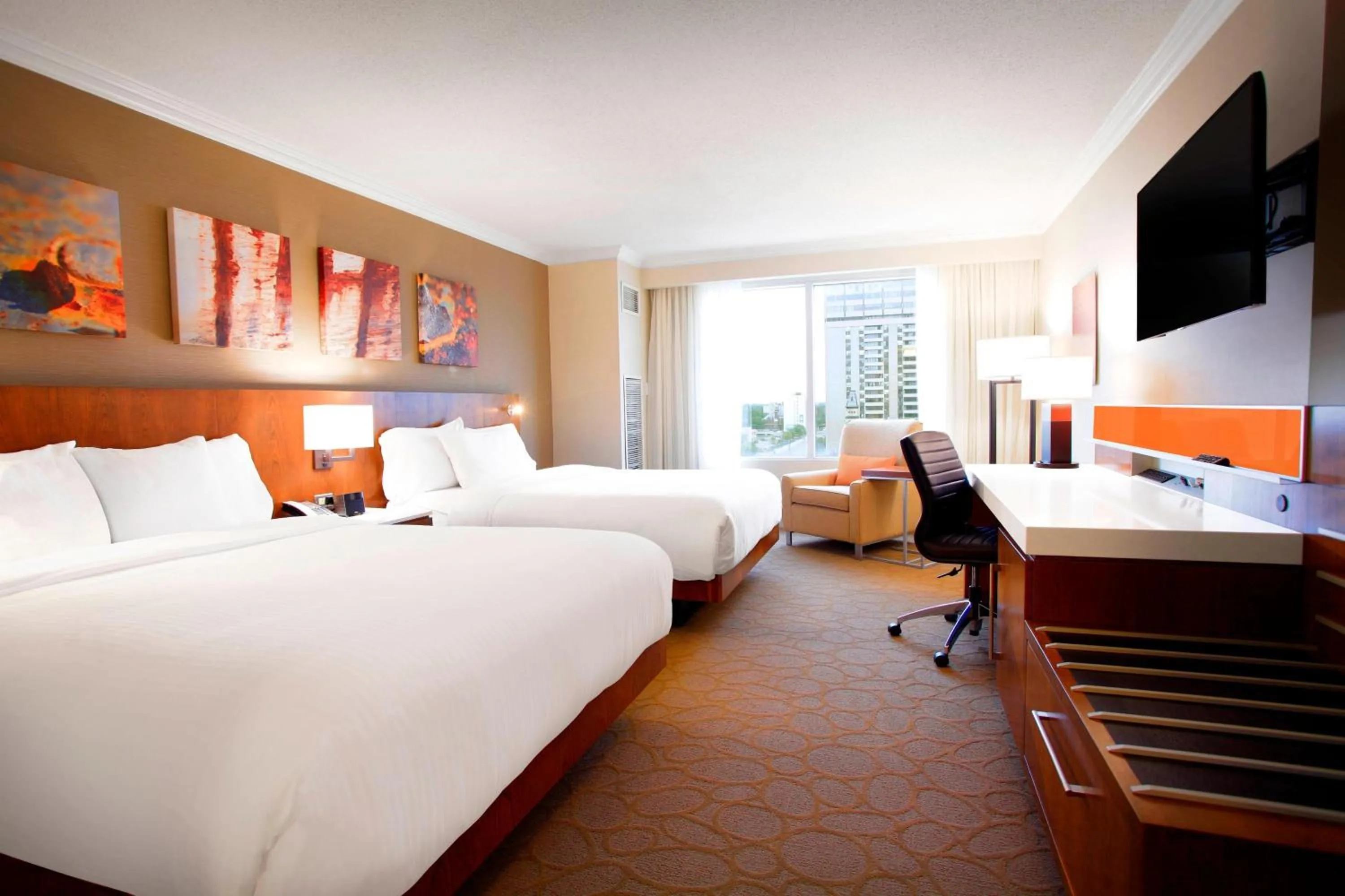 Photo of the whole room, Bed in Delta Hotels by Marriott London Armouries