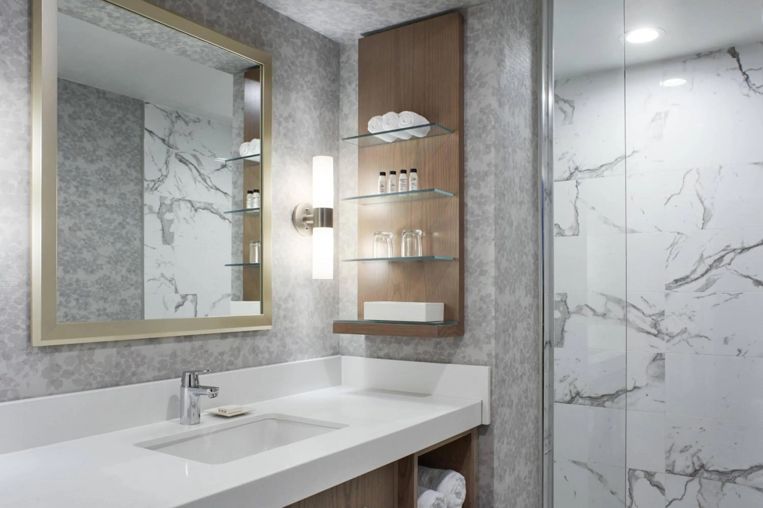 Bathroom in Delta Hotels by Marriott London Armouries