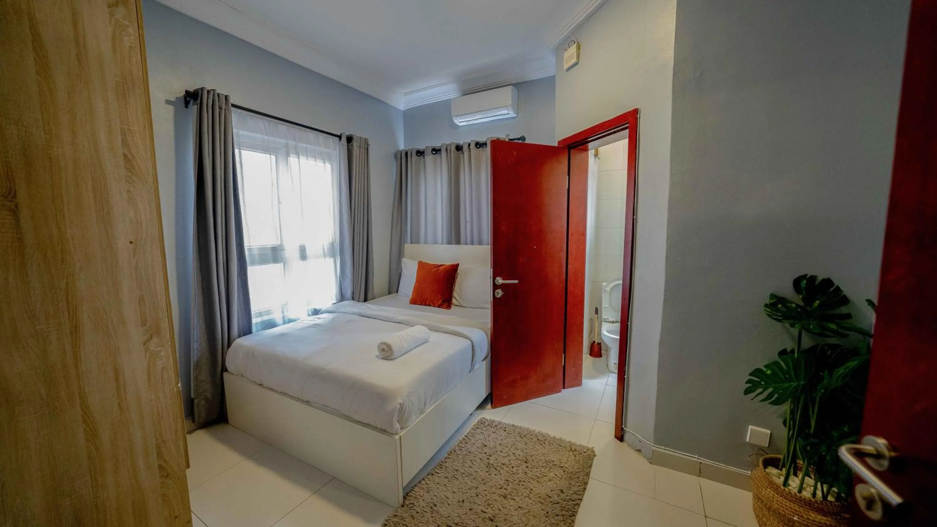 Bed in Lekki FootPrint, Lekki Phase1