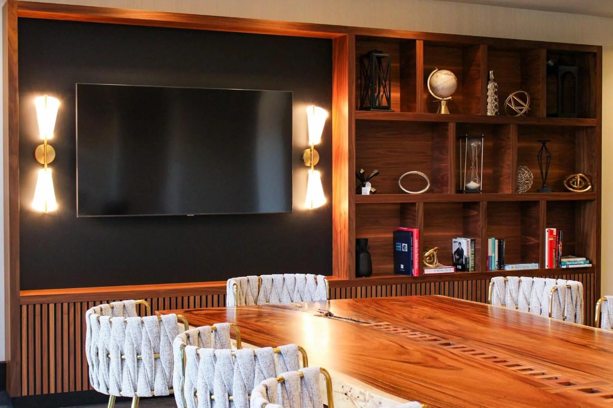 Lobby or reception in Radisson Blu Vancouver Airport Hotel & Marina