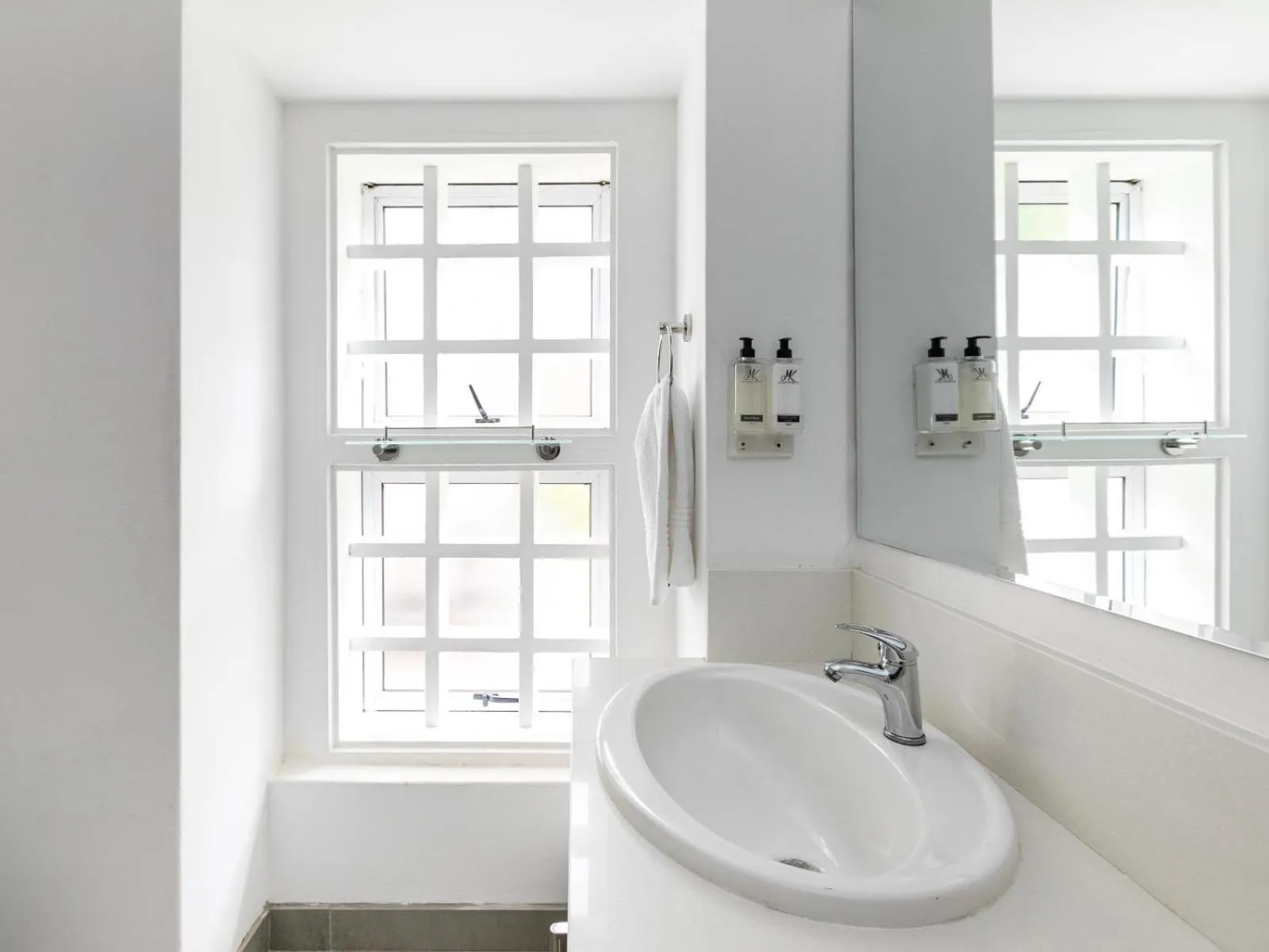 Shower in Emmarentia Guest House