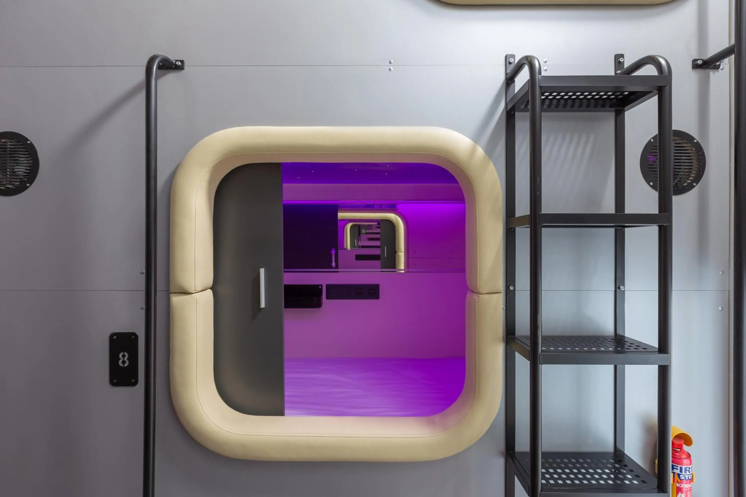 Bedroom in Capsule Hotel Constellation 89