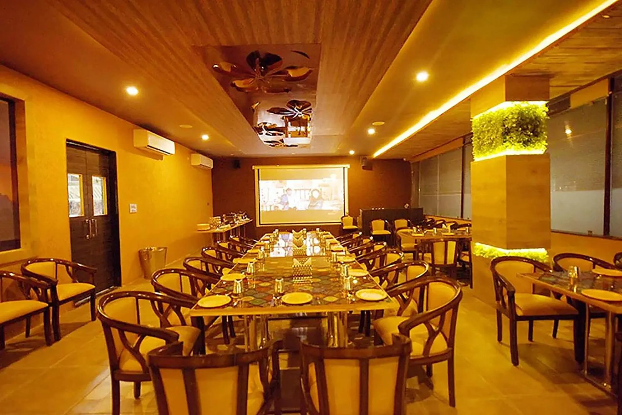 Restaurant/places to eat in Hotel The Bentree