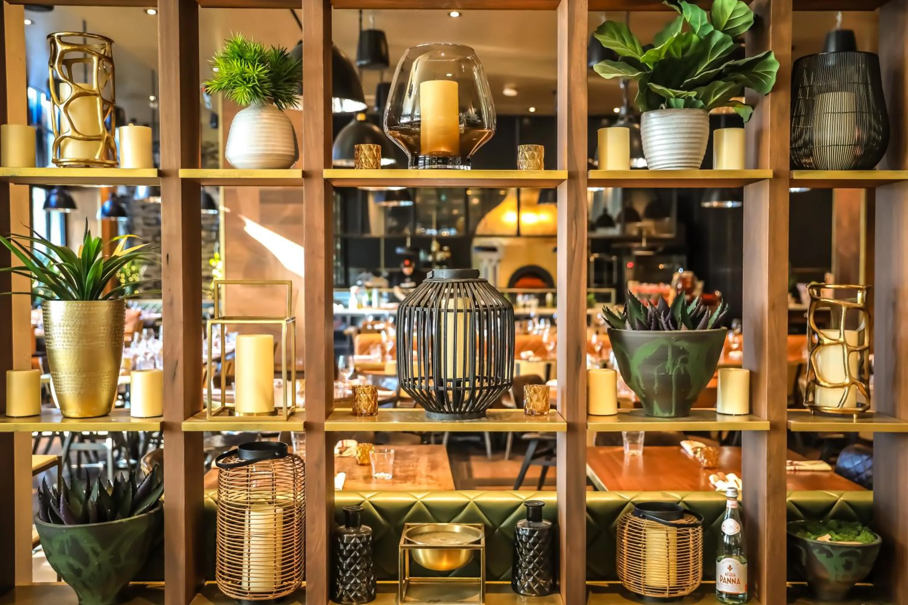 Restaurant/places to eat in SoHo Hotel Toronto