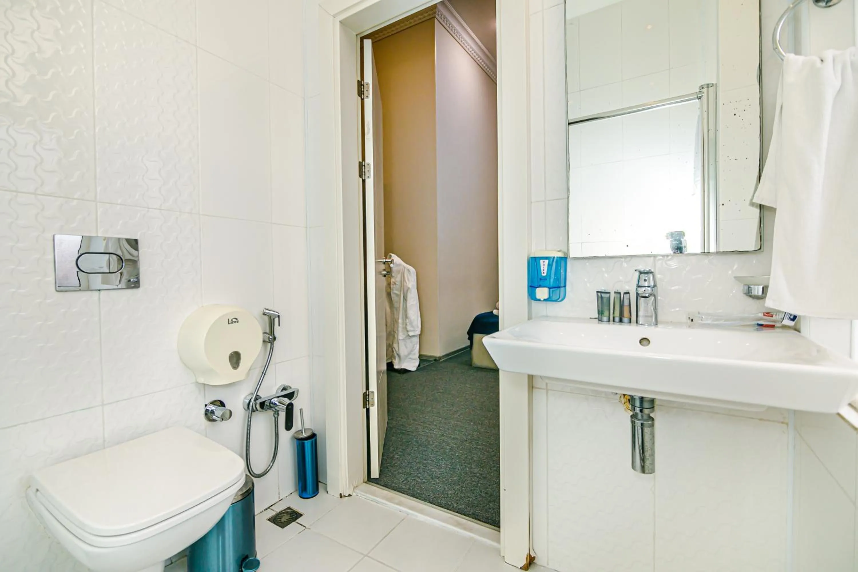 Bathroom in GREEN PARK iNN