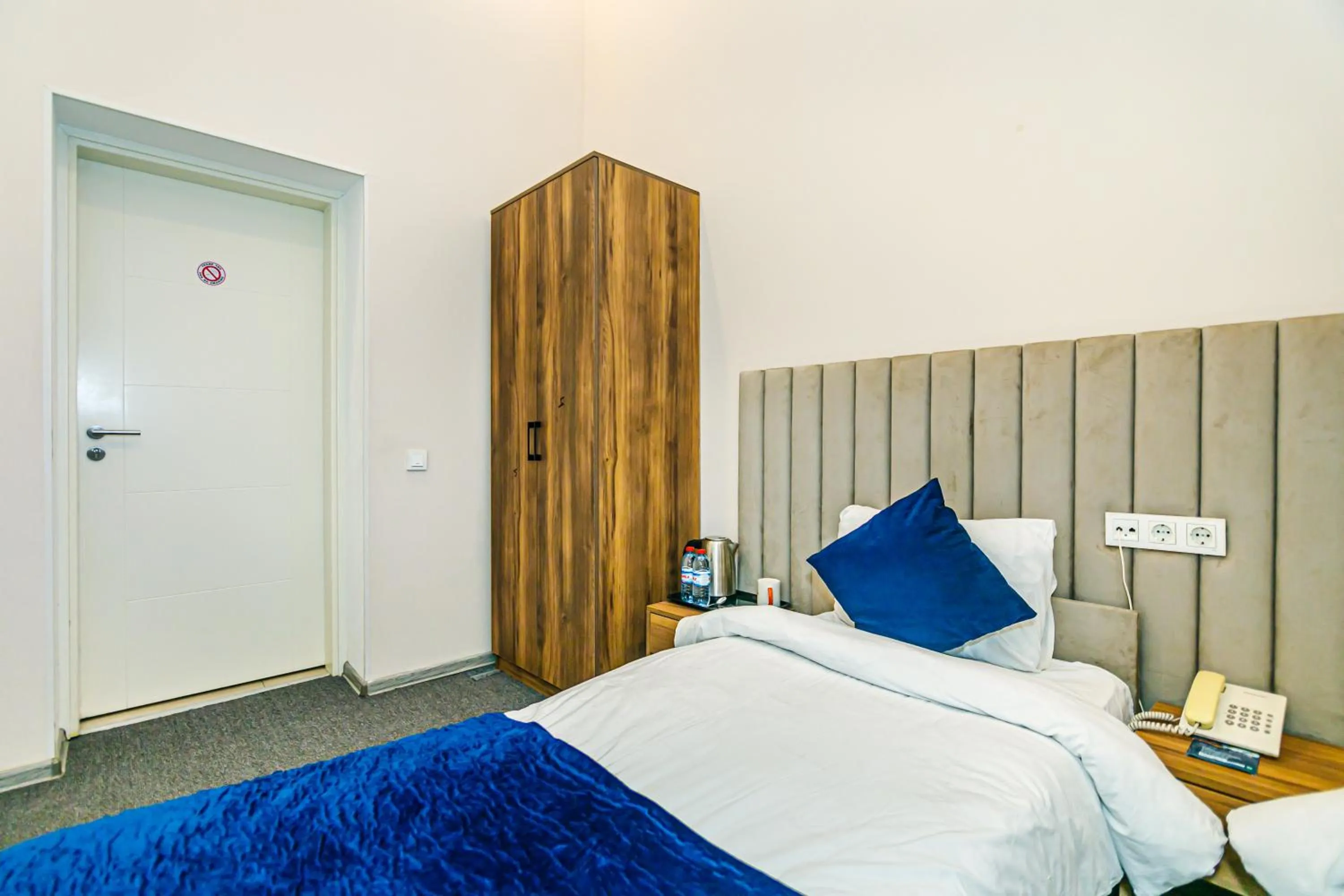 Bed in GREEN PARK iNN