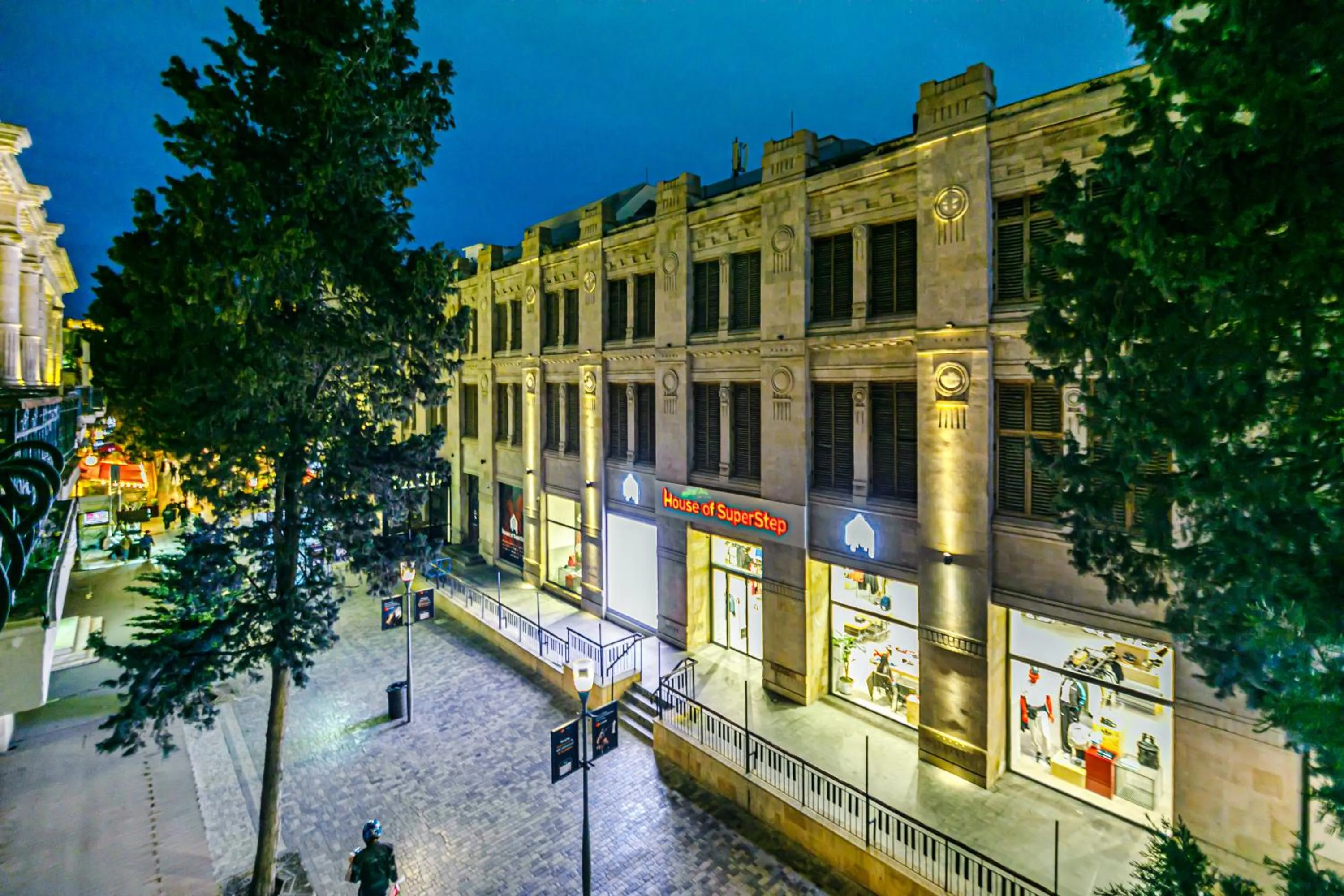 Property building in GREEN PARK iNN