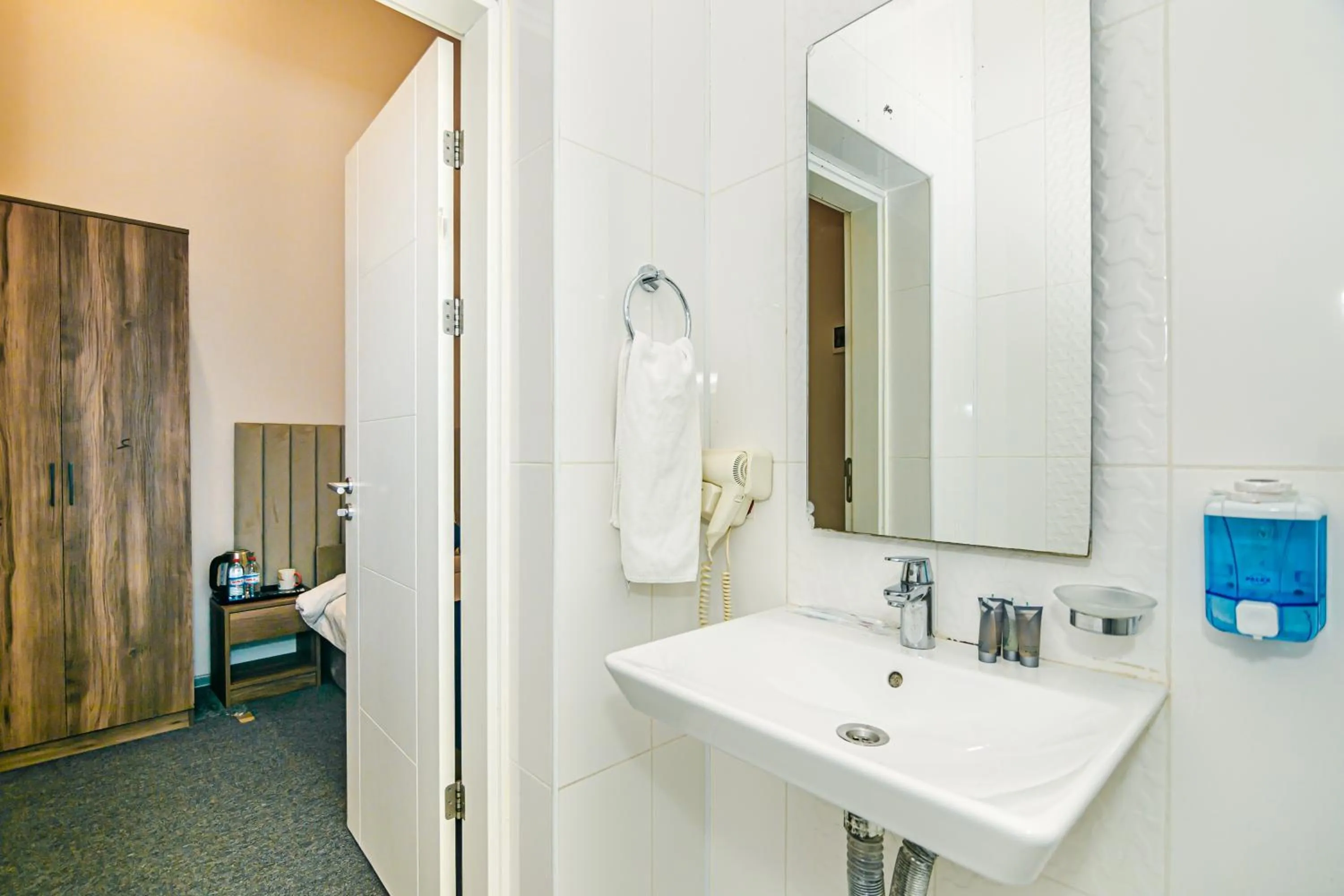 Bathroom in GREEN PARK iNN