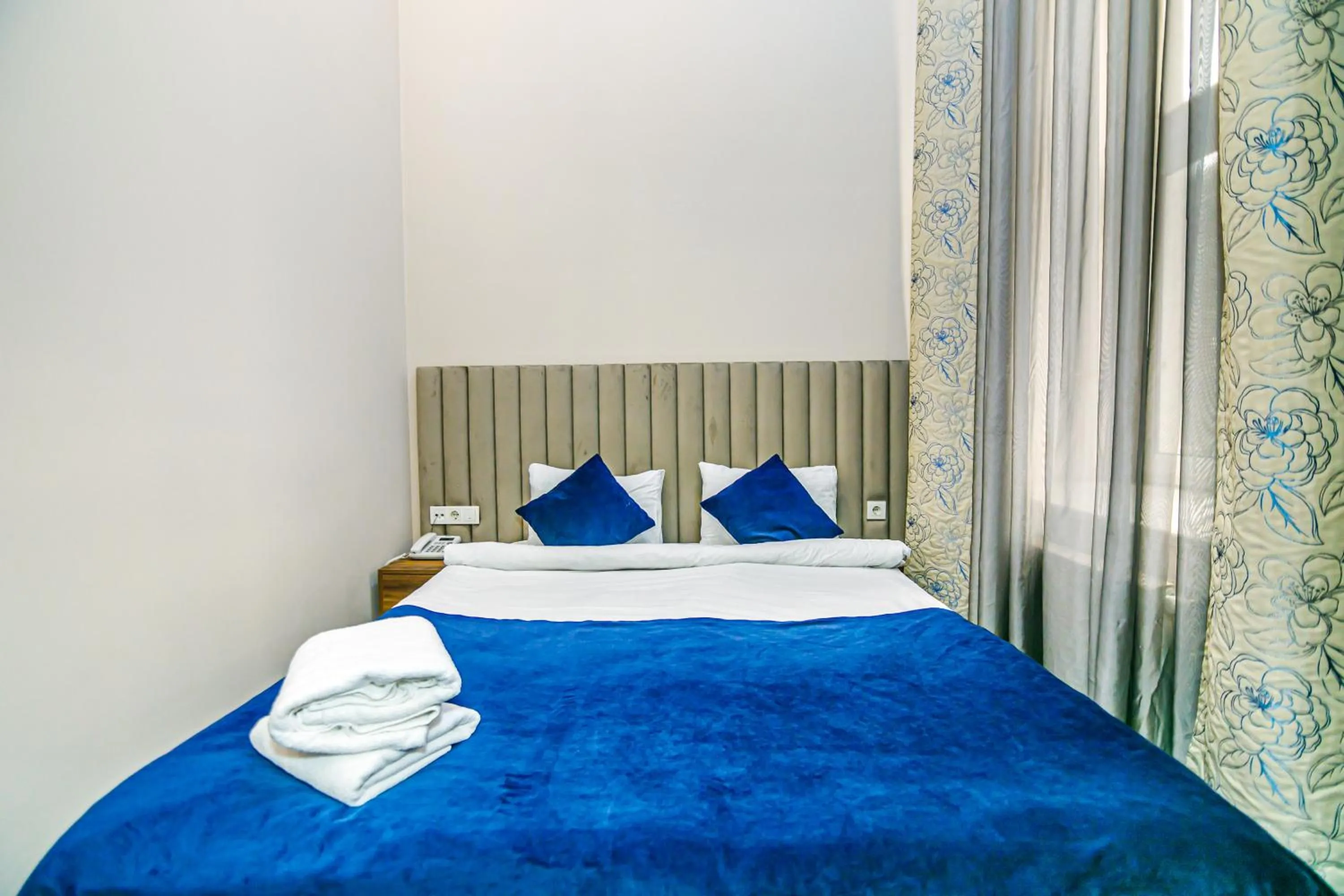 Bedroom in GREEN PARK iNN