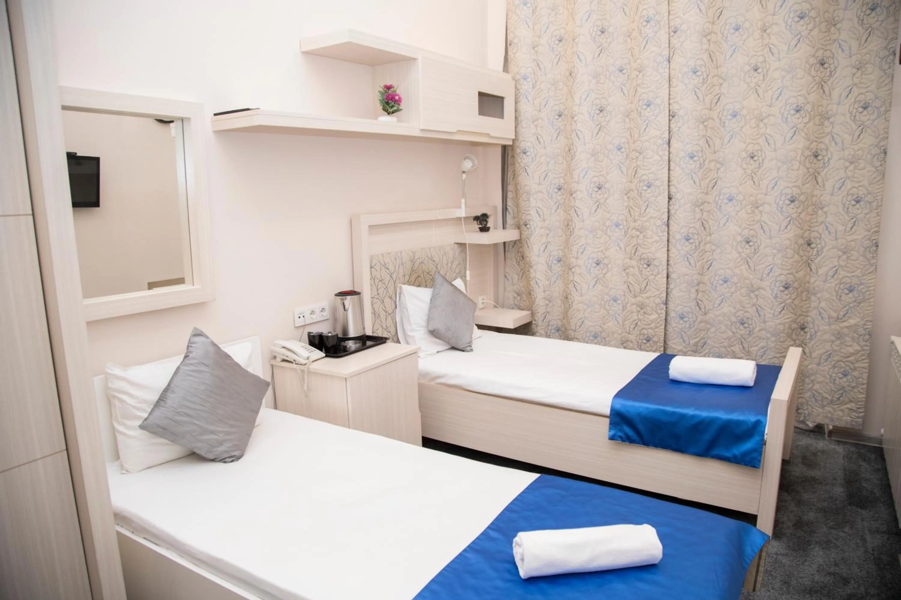 Bed in Bristol Hotel