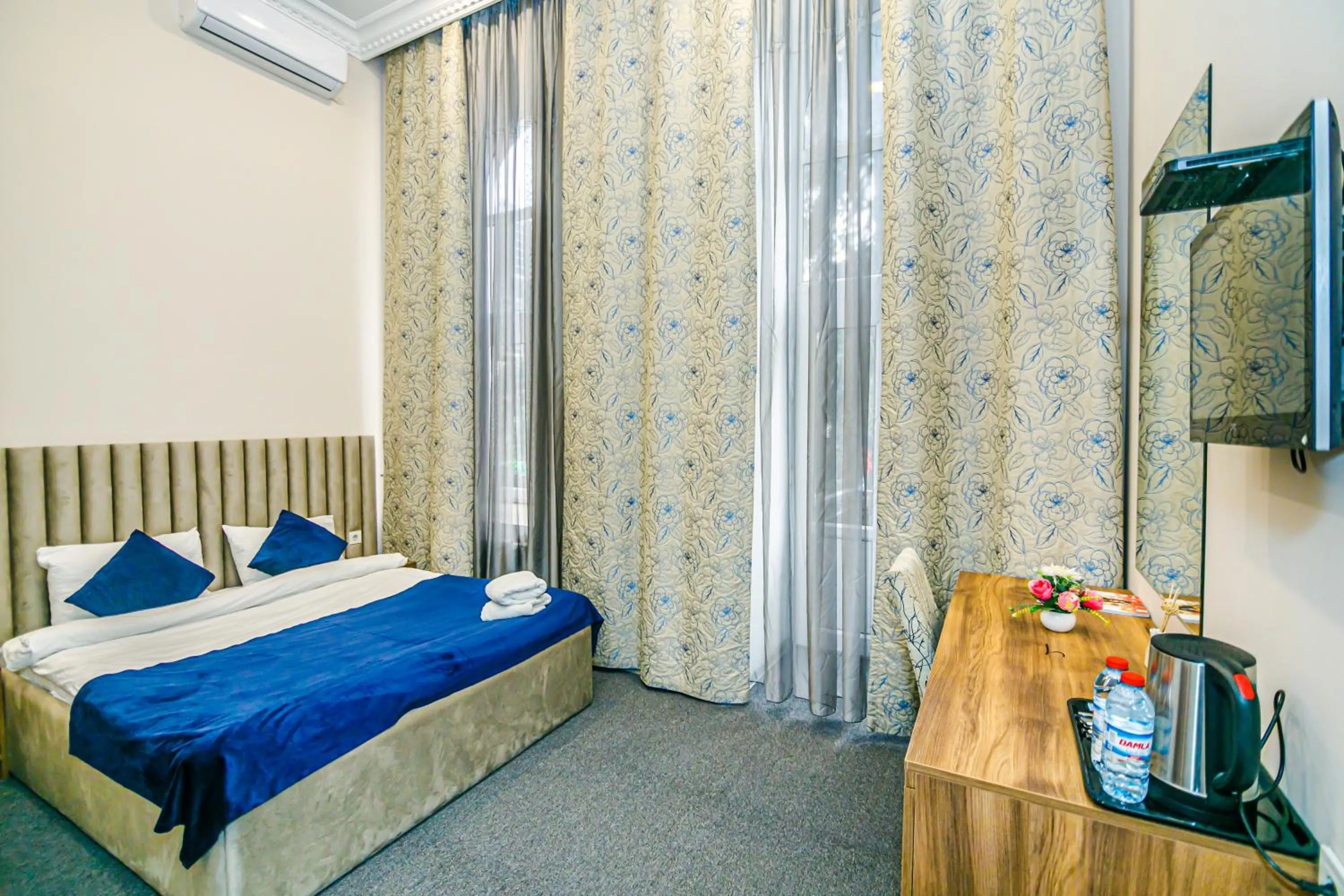 TV and multimedia in GREEN PARK iNN