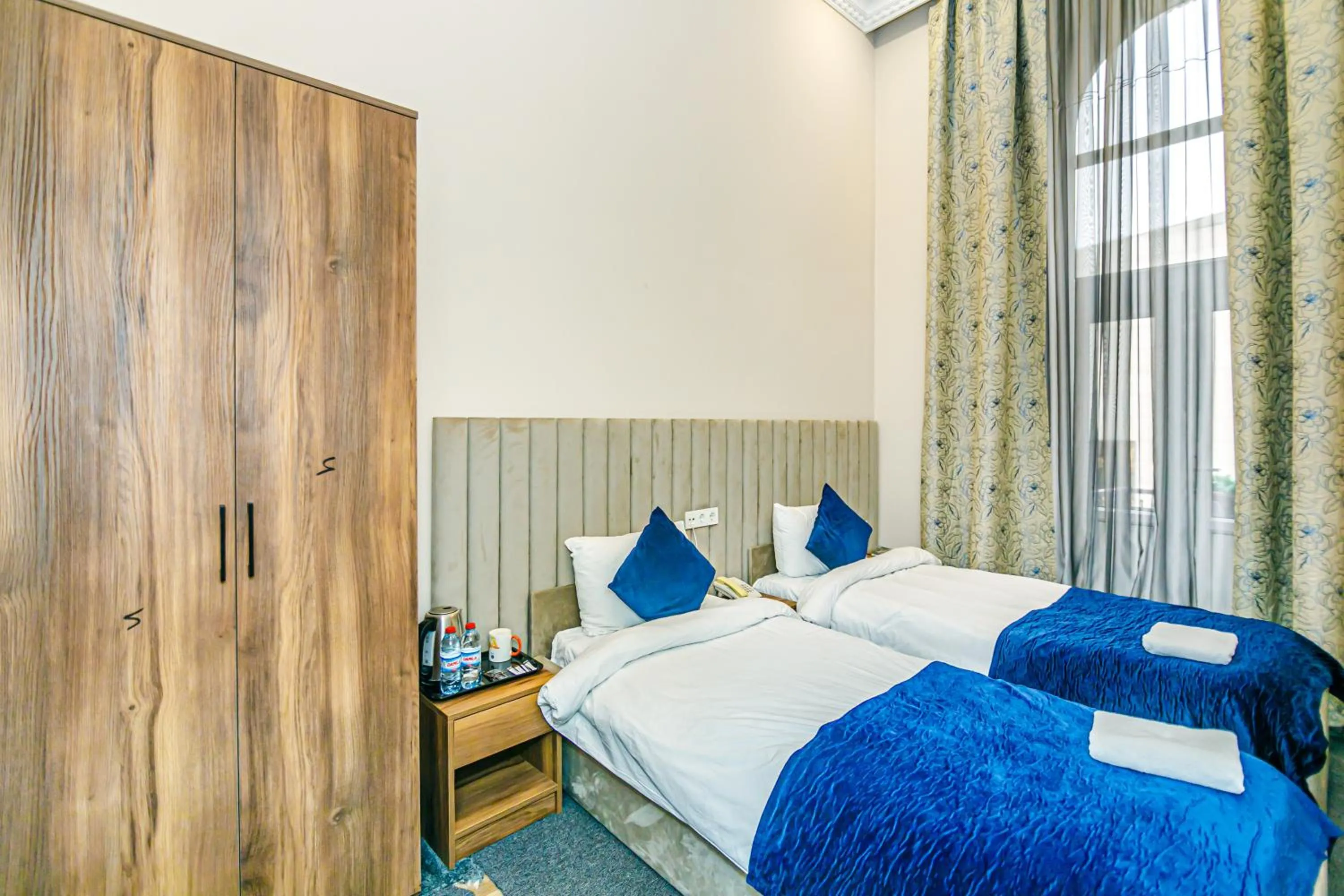 Bed in GREEN PARK iNN