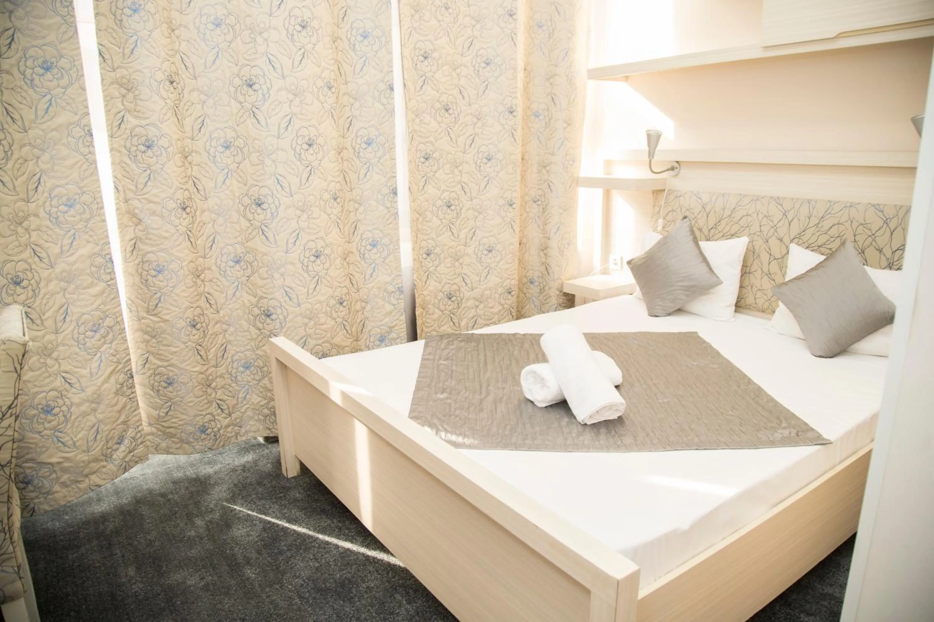 Bed in Bristol Hotel