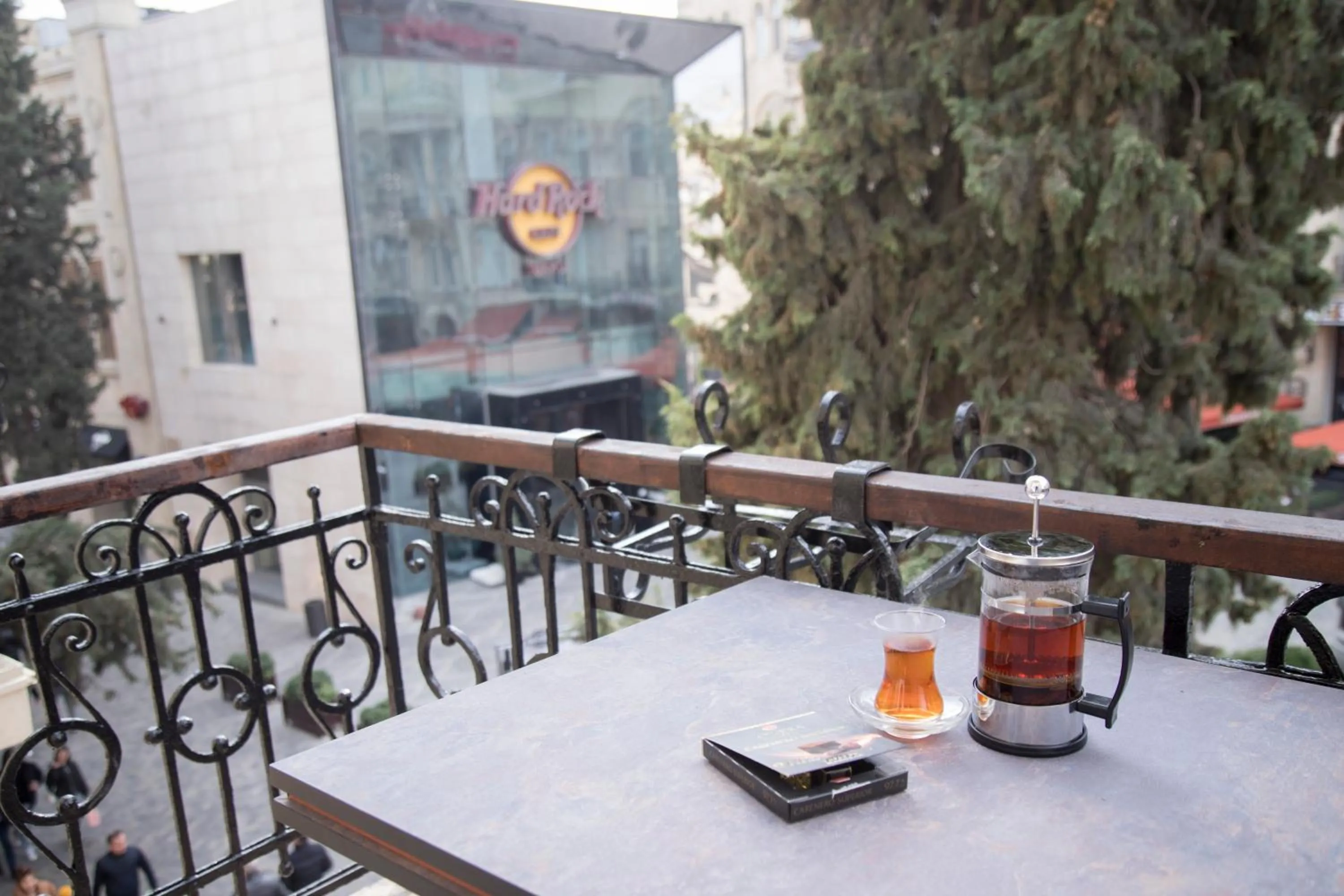 Restaurant/places to eat in Bristol Hotel