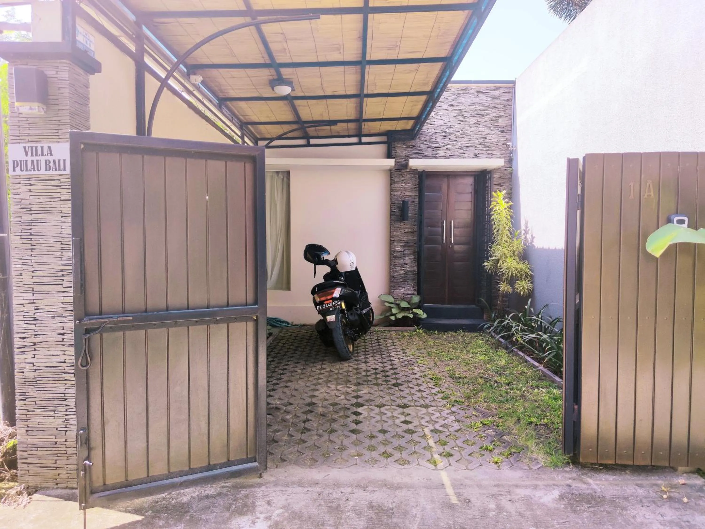 Facade/entrance in Pulau Villa Canggu