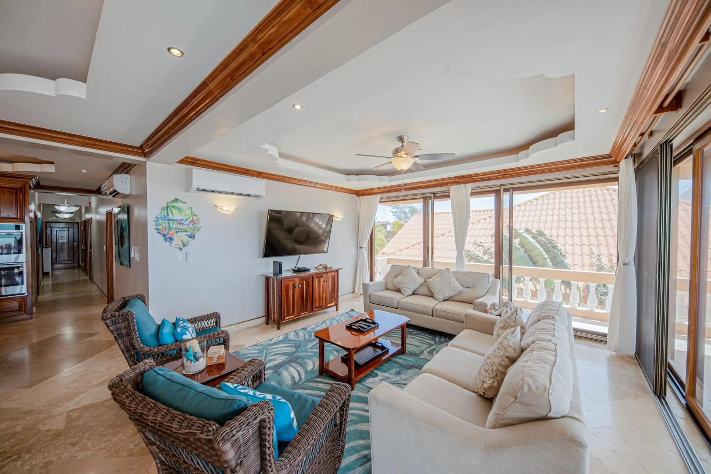 TV and multimedia in Hol Chan Reef Resort & Villas