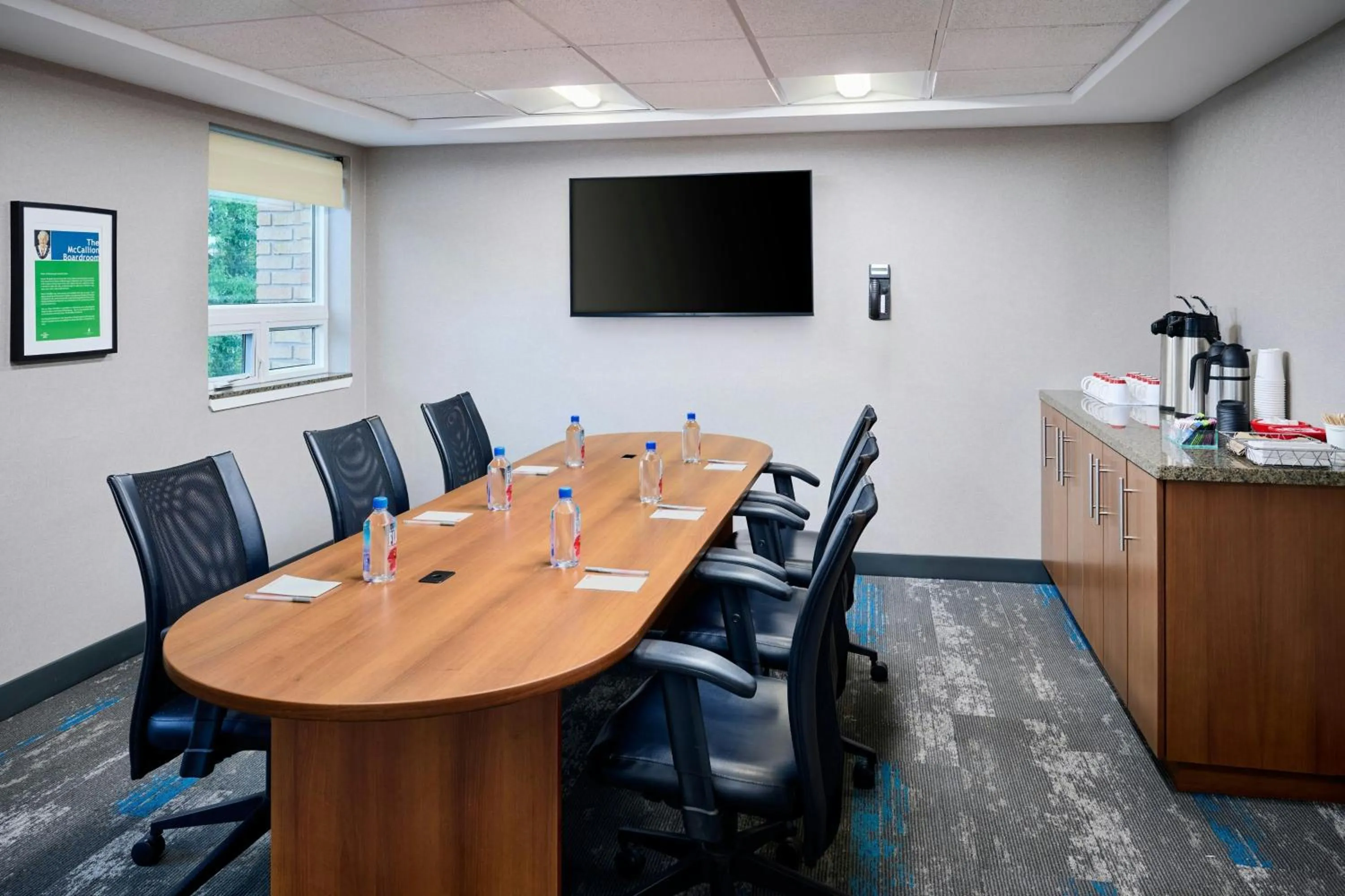 Meeting/conference room in TownePlace Suites by Marriott Mississauga-Airport Corporate Centre