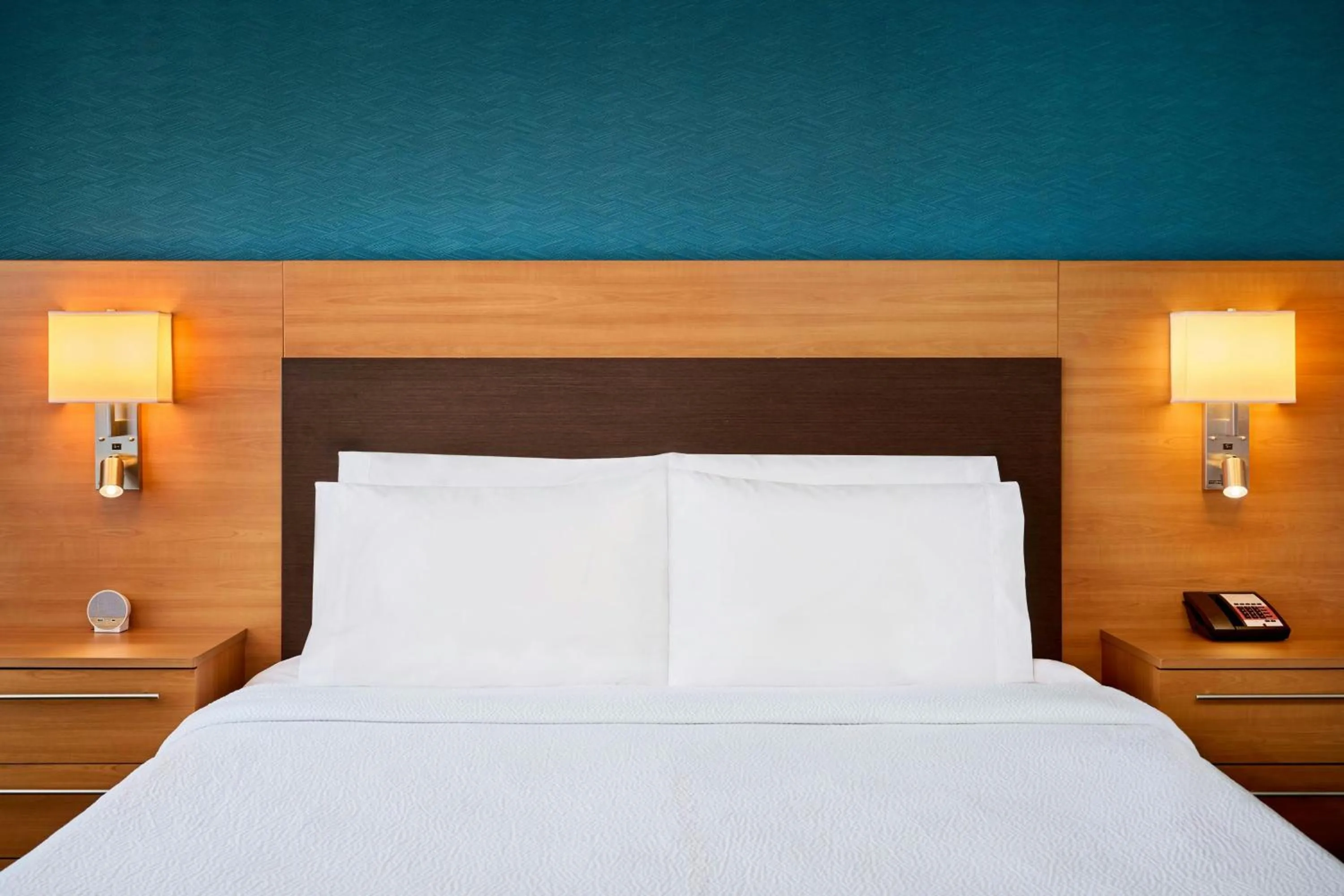 Bedroom, Bed in TownePlace Suites by Marriott Mississauga-Airport Corporate Centre