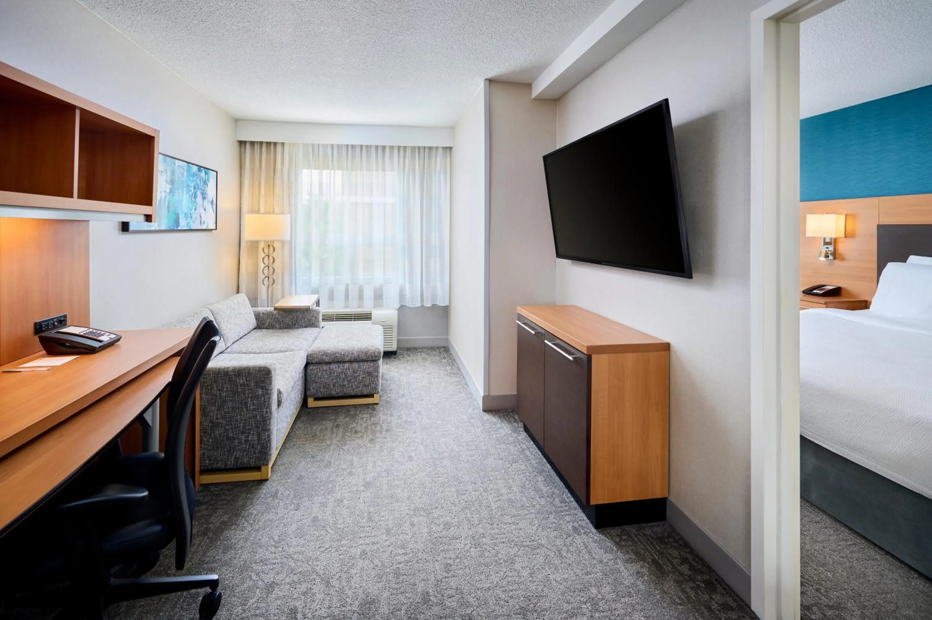 Communal lounge/ TV room, Bed in TownePlace Suites by Marriott Mississauga-Airport Corporate Centre