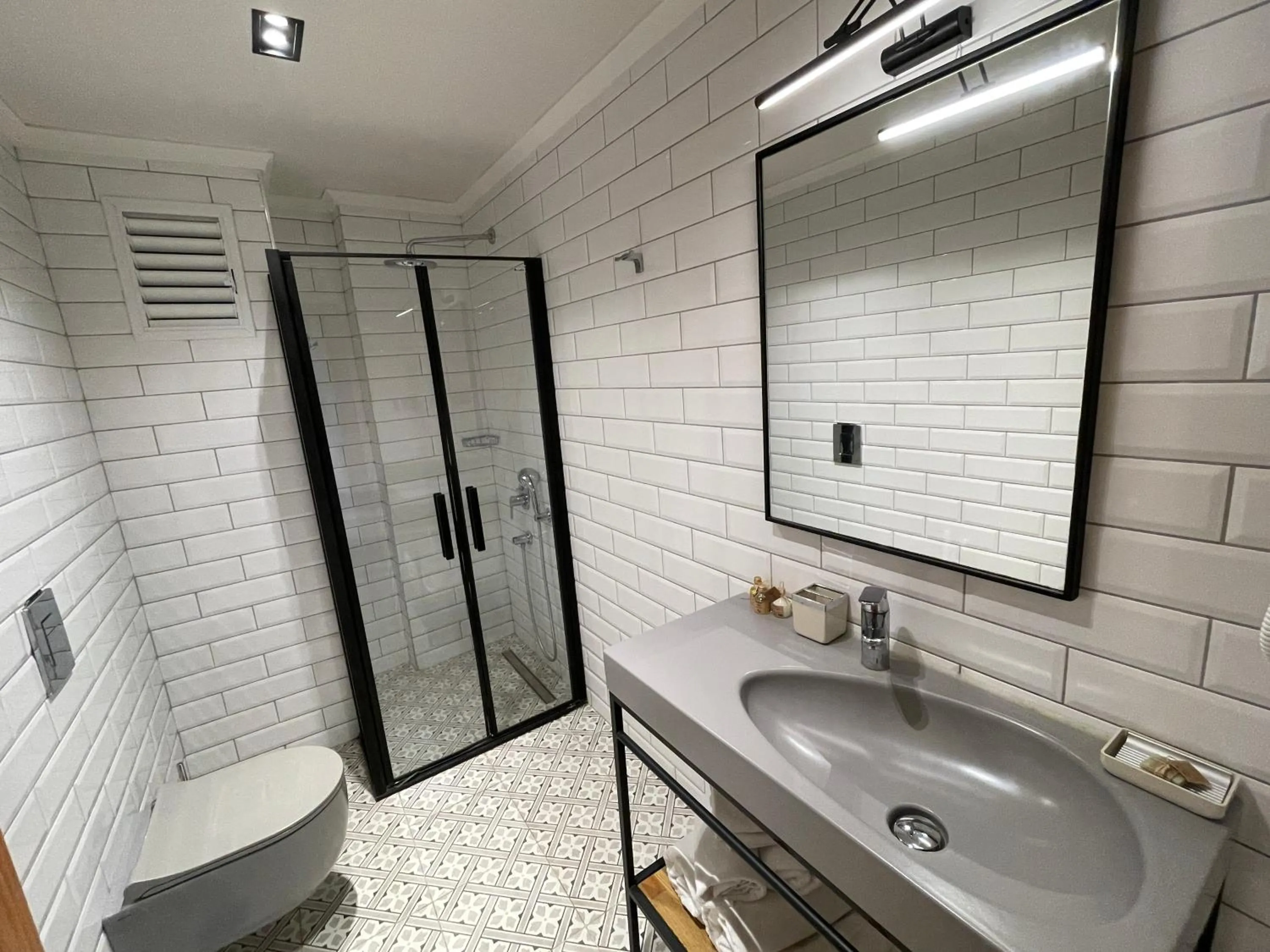 Bathroom in Oikos Bozcaada