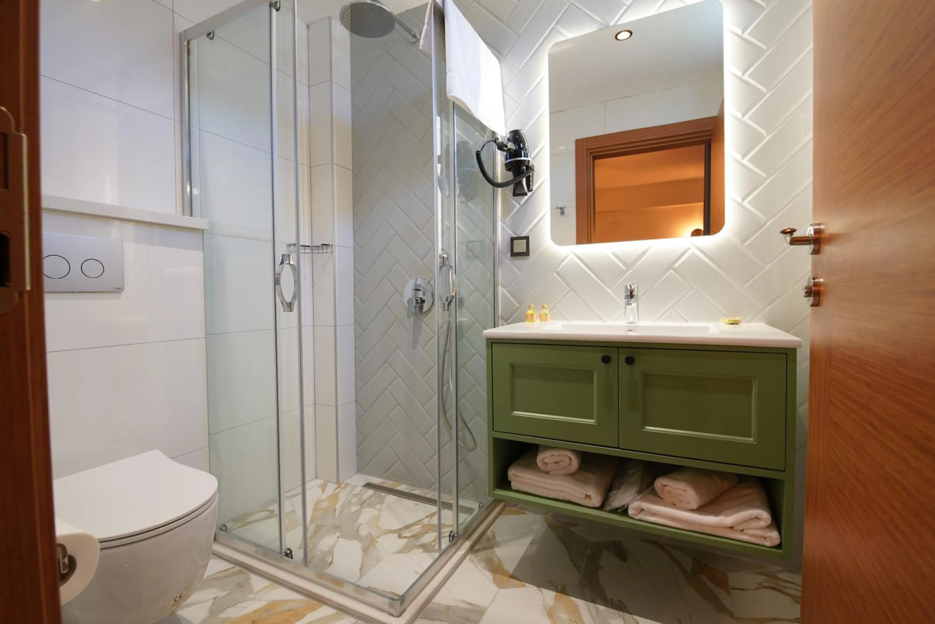 Bathroom in Oikos Bozcaada