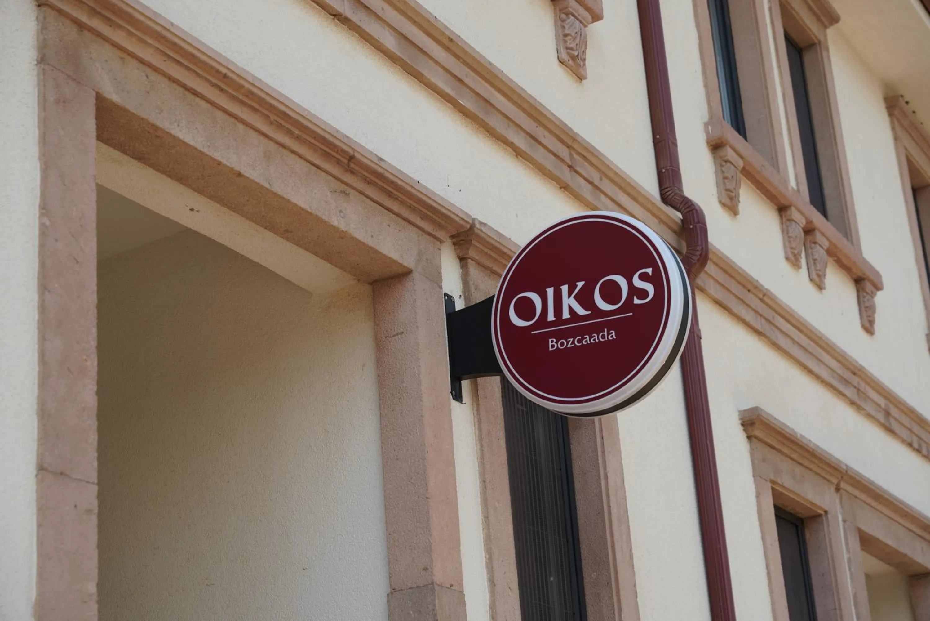 Facade/entrance in Oikos Bozcaada