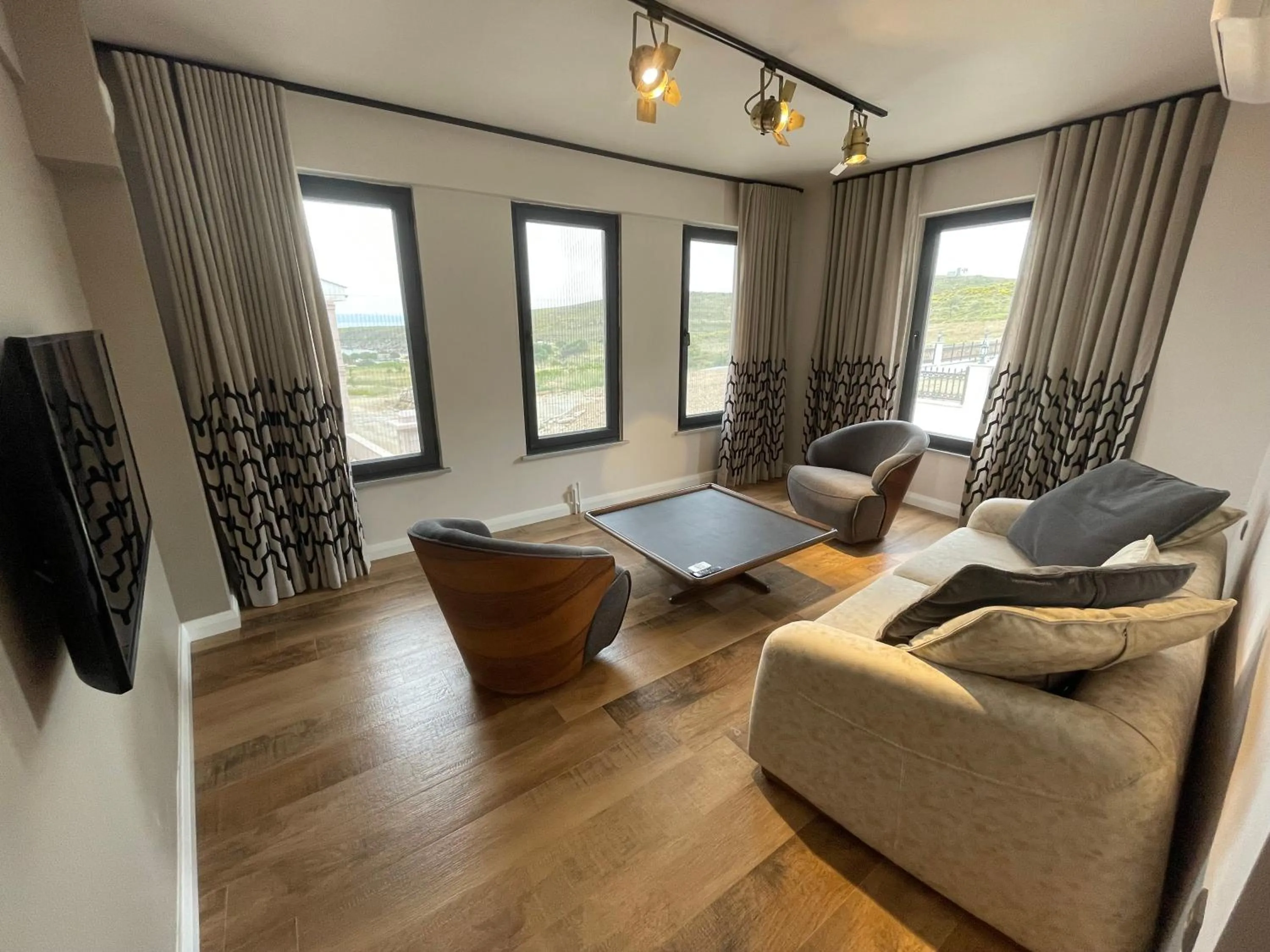 TV and multimedia in Oikos Bozcaada