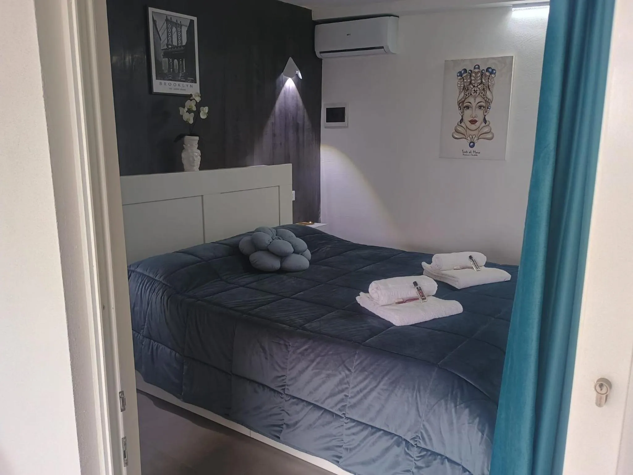 Bed in Deep Sea Residence