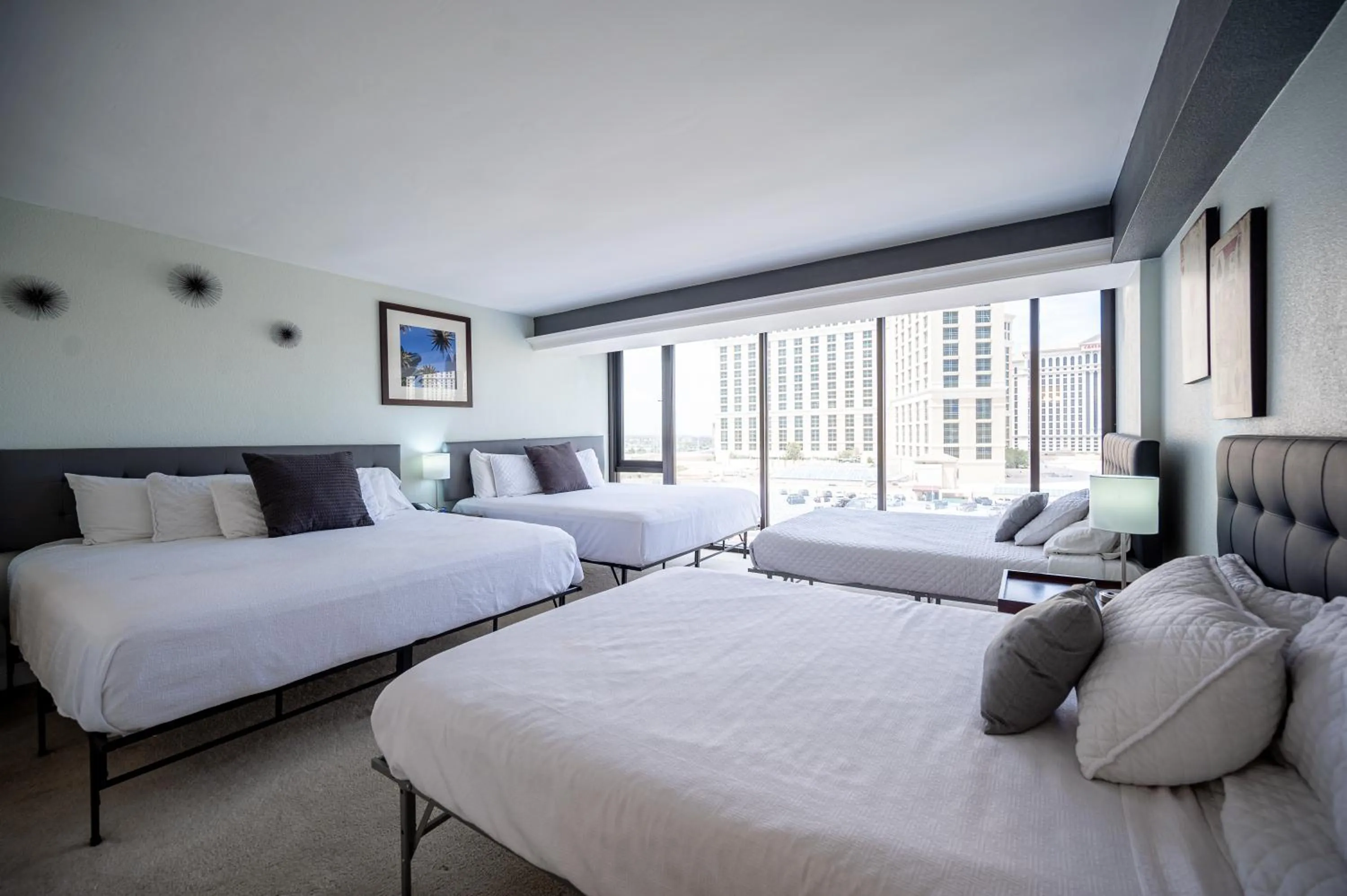 Bedroom, Bed in Stay Together Suites