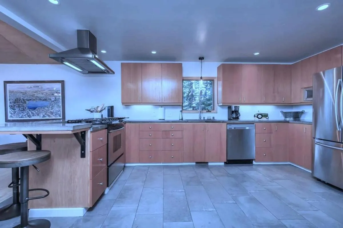 Coffee/tea facilities in Tahoe Donner Luxury, Sleeps 14, Hot tub, 3100 sqft