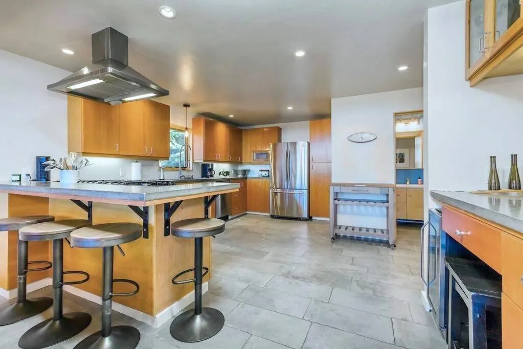 Kitchen or kitchenette in Tahoe Donner Luxury, Sleeps 14, Hot tub, 3100 sqft