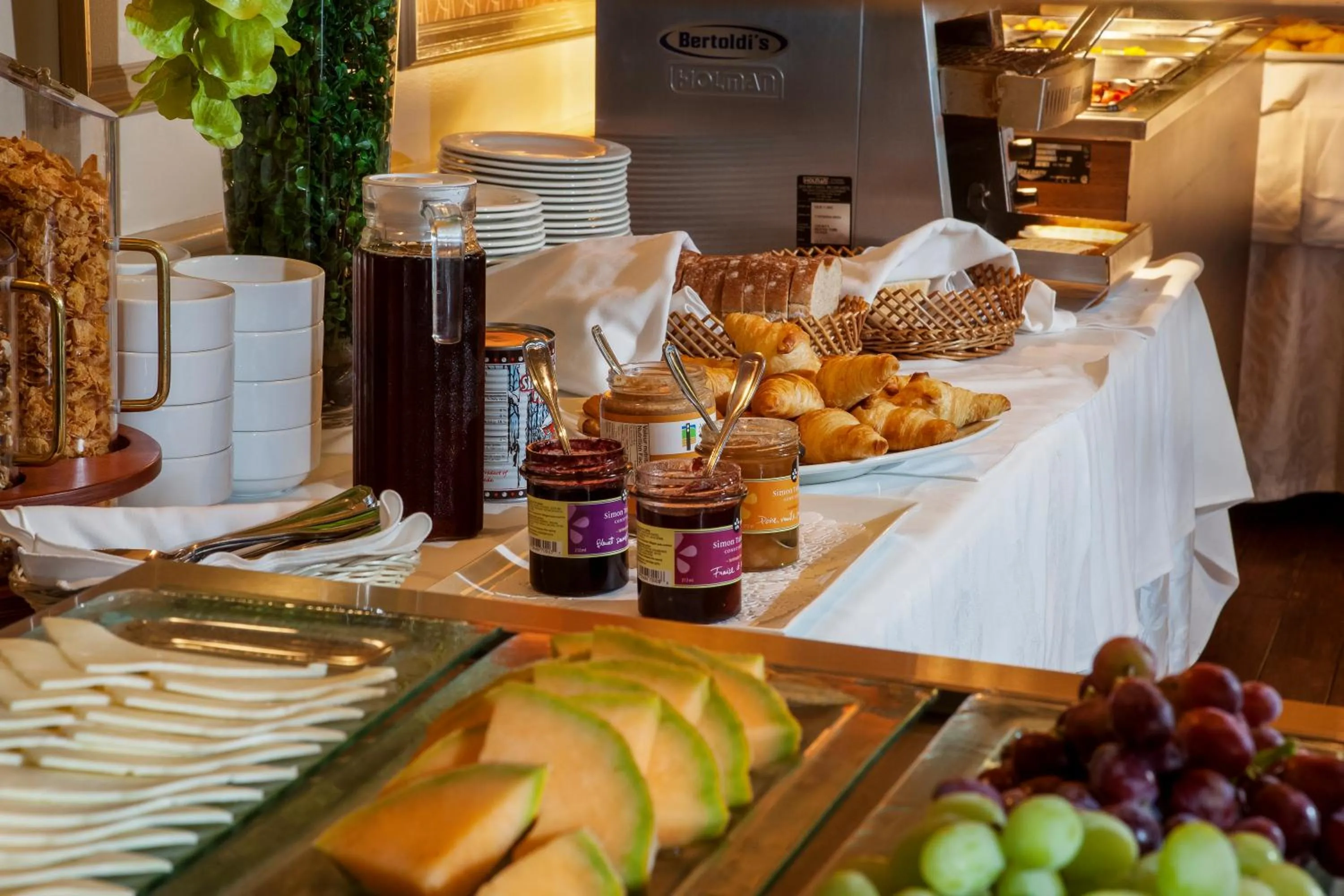 Restaurant/places to eat in Hôtel Château Joliette