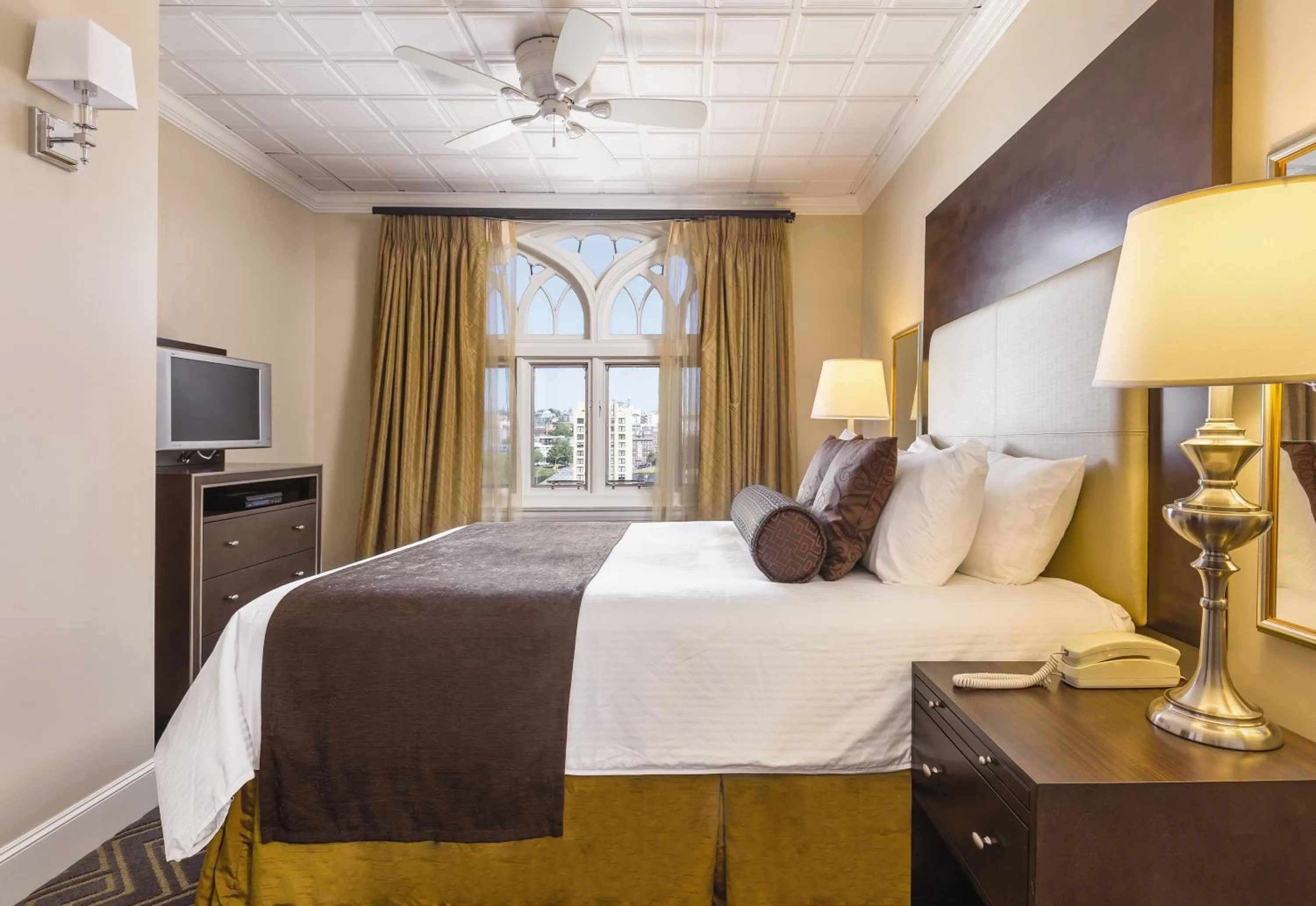 Bedroom, Bed in WorldMark Seattle - The Camlin