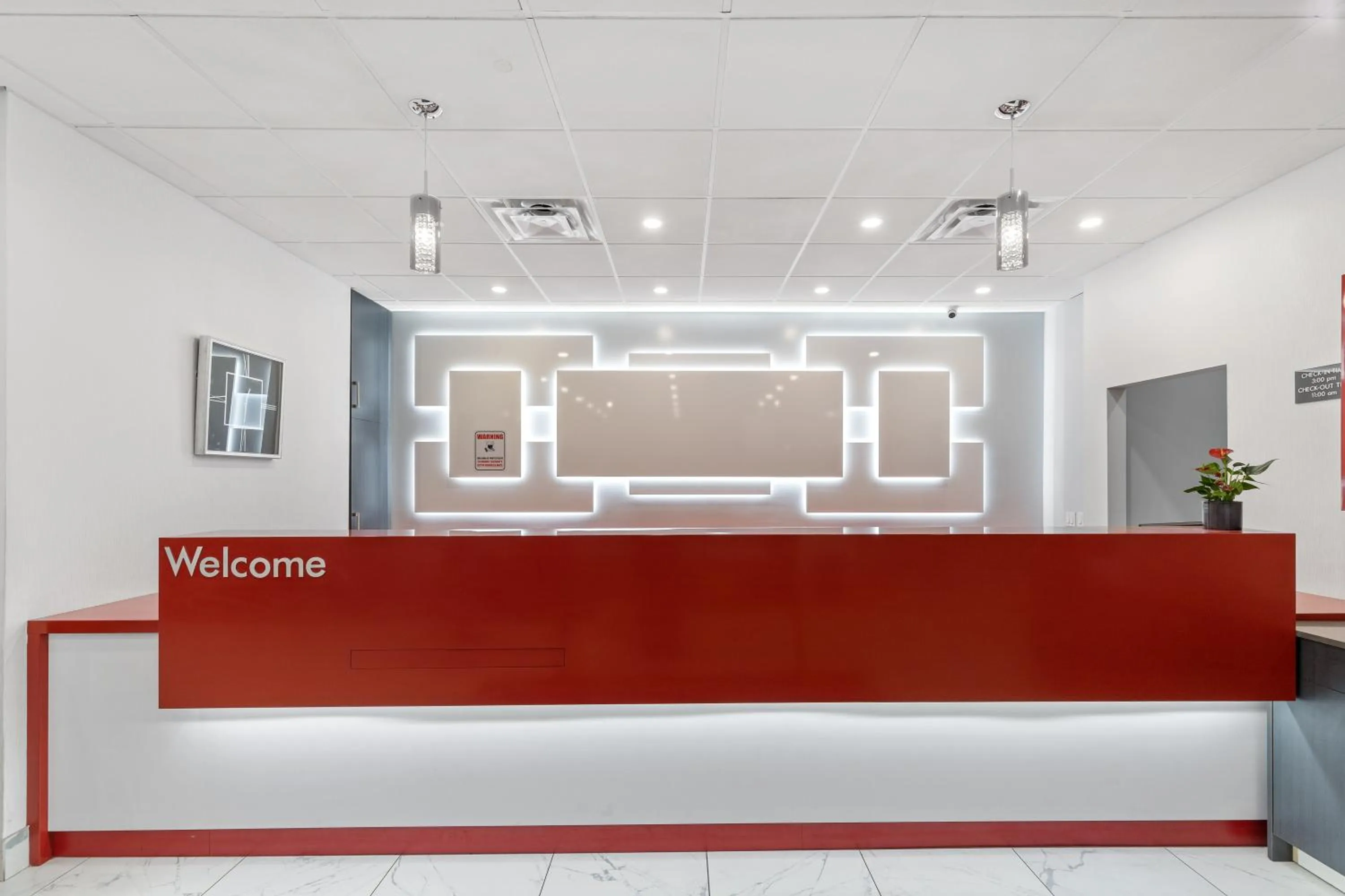 Lobby or reception in Emerald Hotel & Suites Calgary Airport