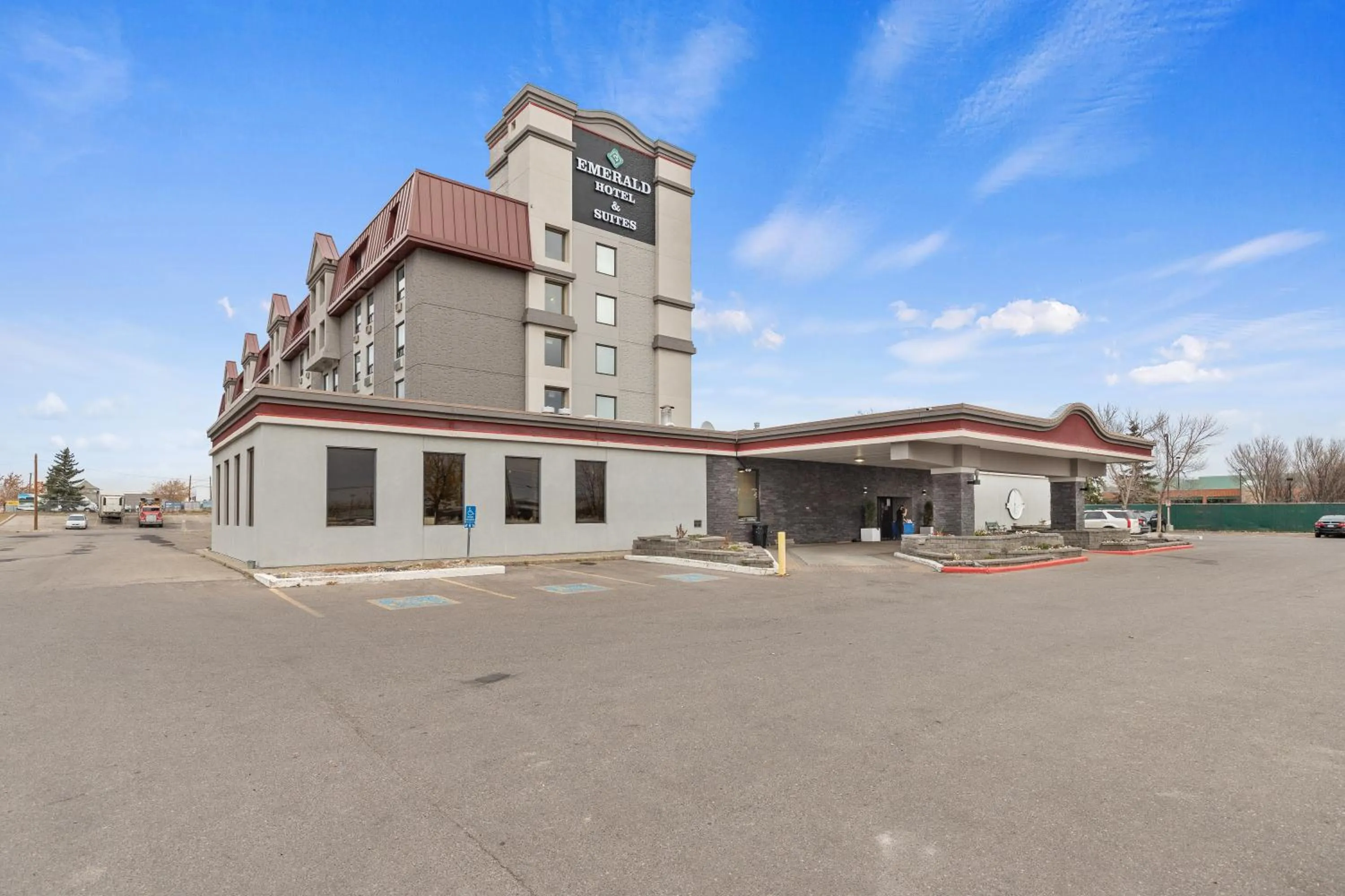 Property building in Emerald Hotel & Suites Calgary Airport