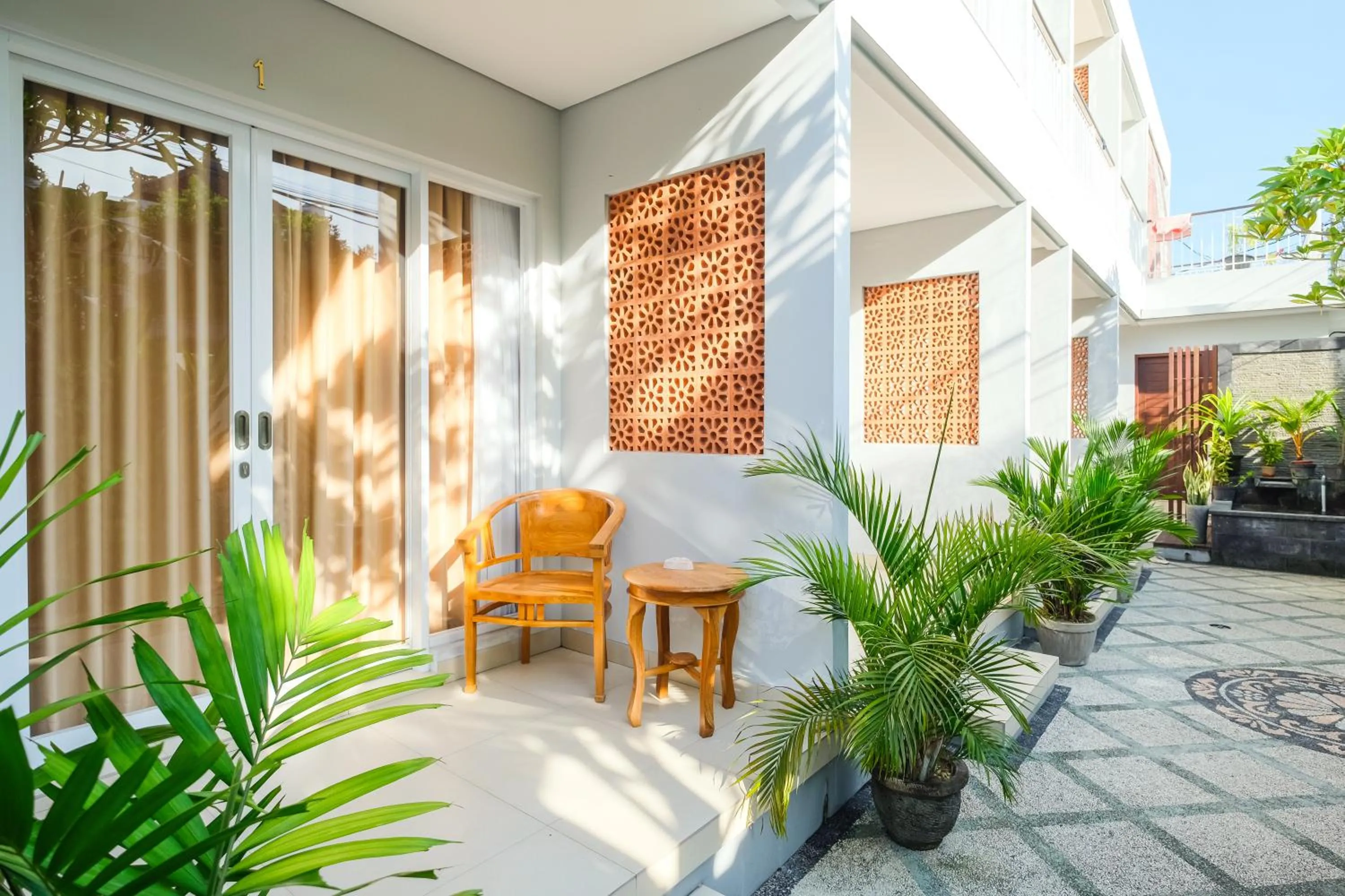 Balcony/Terrace in Dharma Guest House Seminyak RedPartner