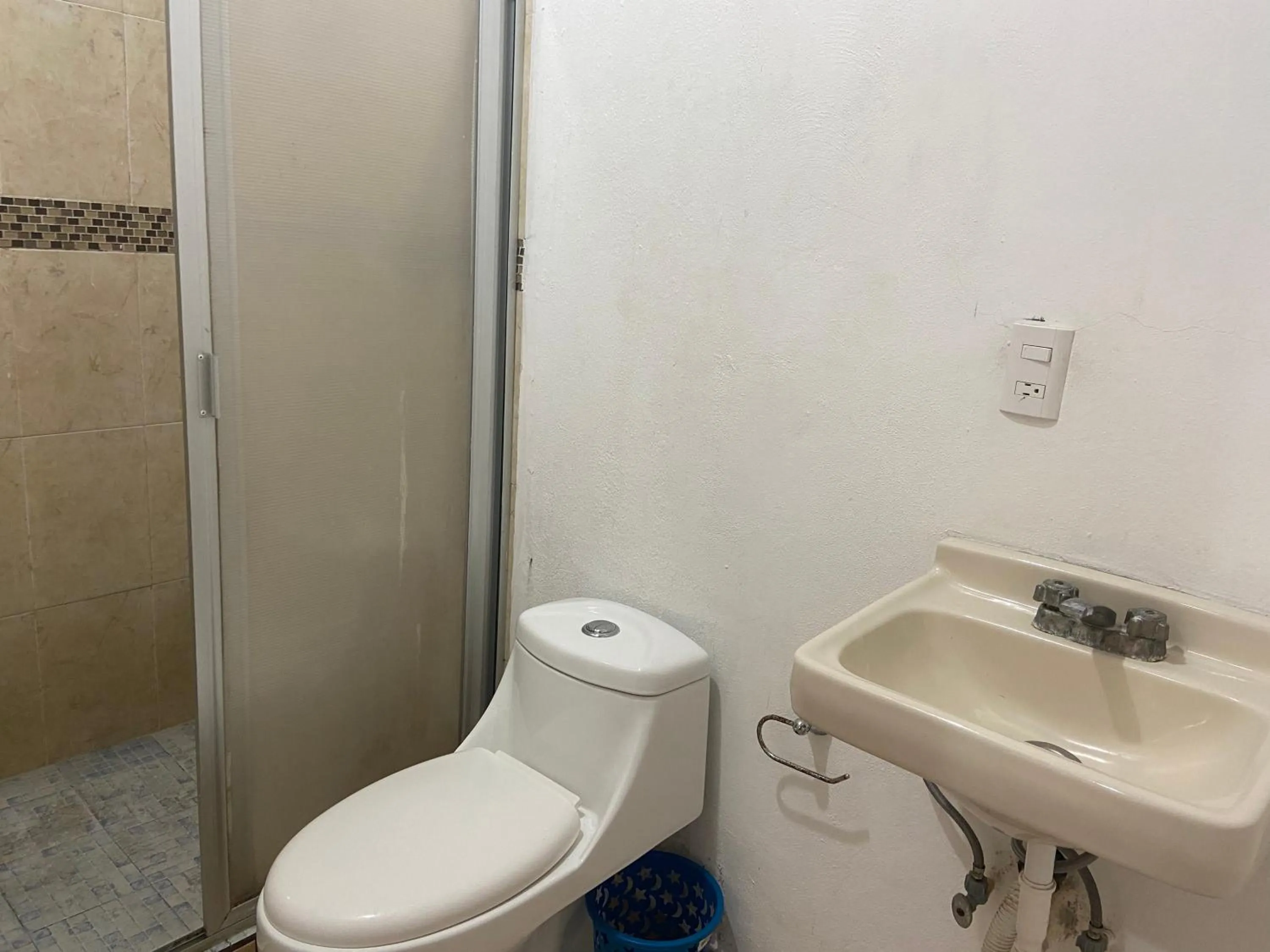 Bathroom in Hotel Perla Mazatlan