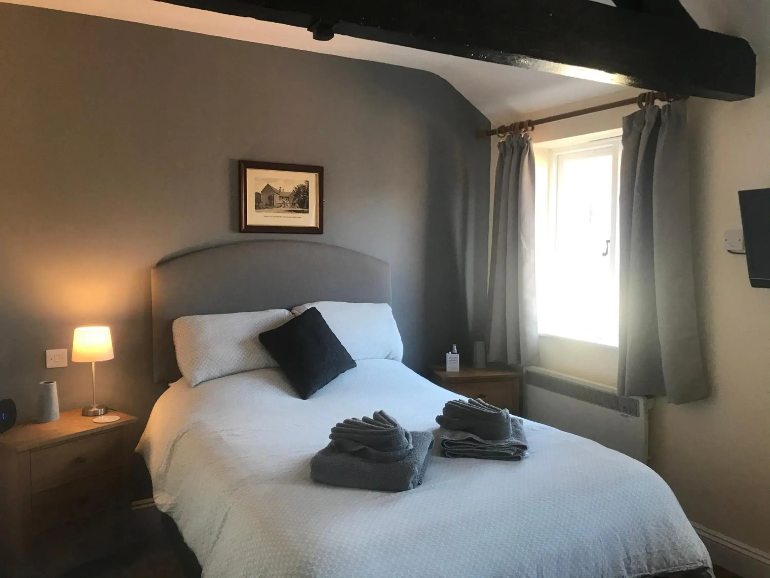 Double Room in The Swan Inn Newport Double Room in The Swan Inn Newport