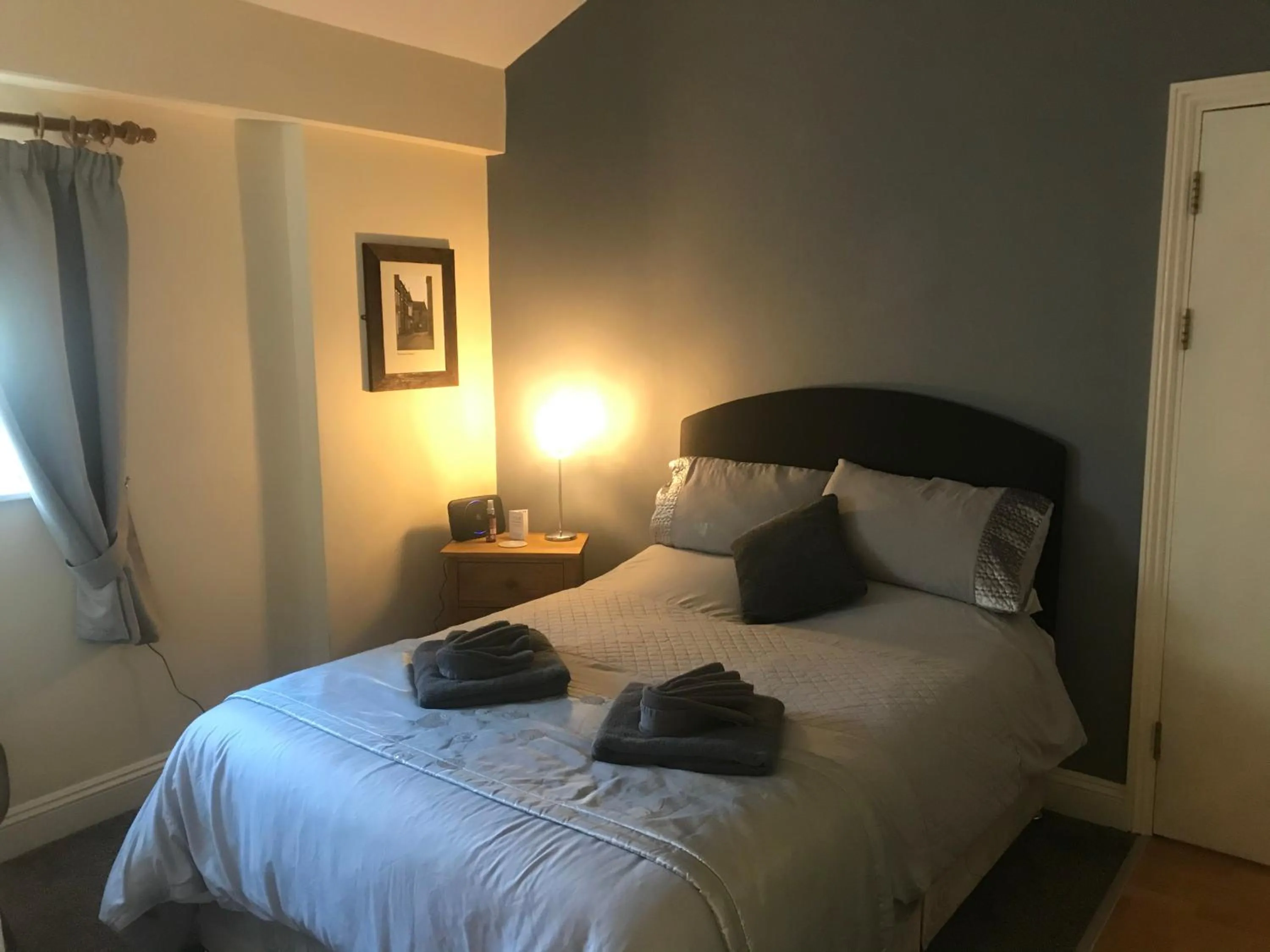 Bed in The Swan Inn Newport