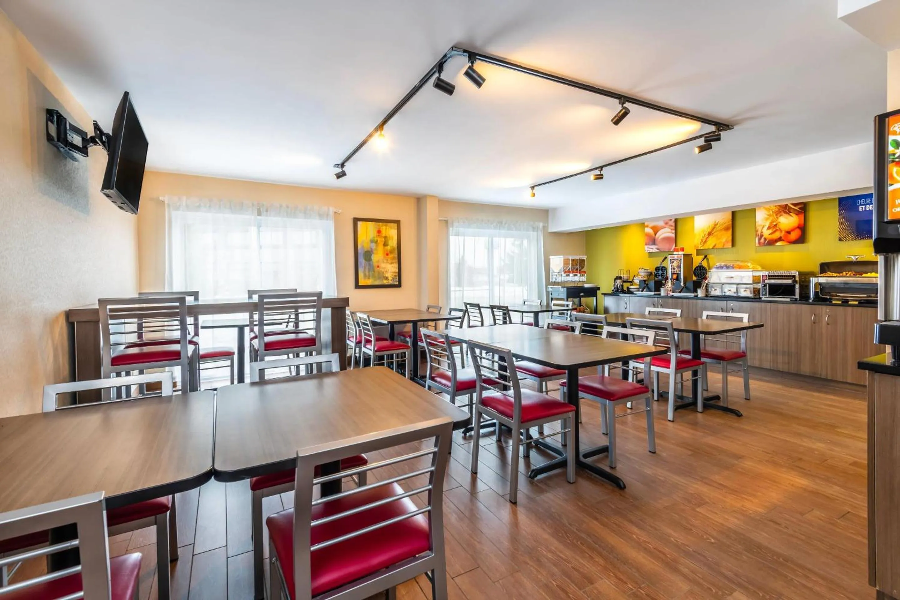 Breakfast in Comfort Inn Airport